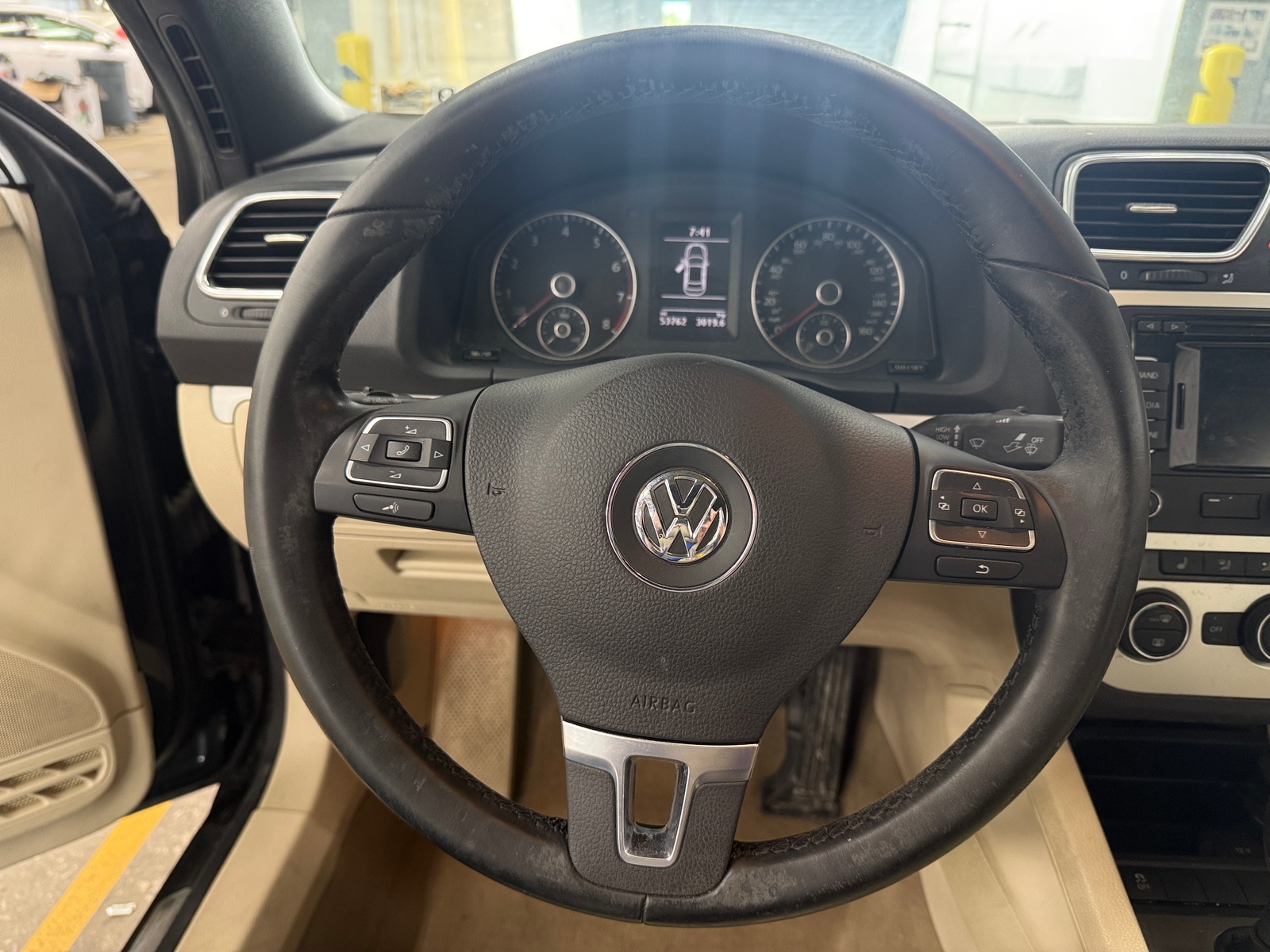 Thumbnail: 2016 Volkswagen Eos - 4