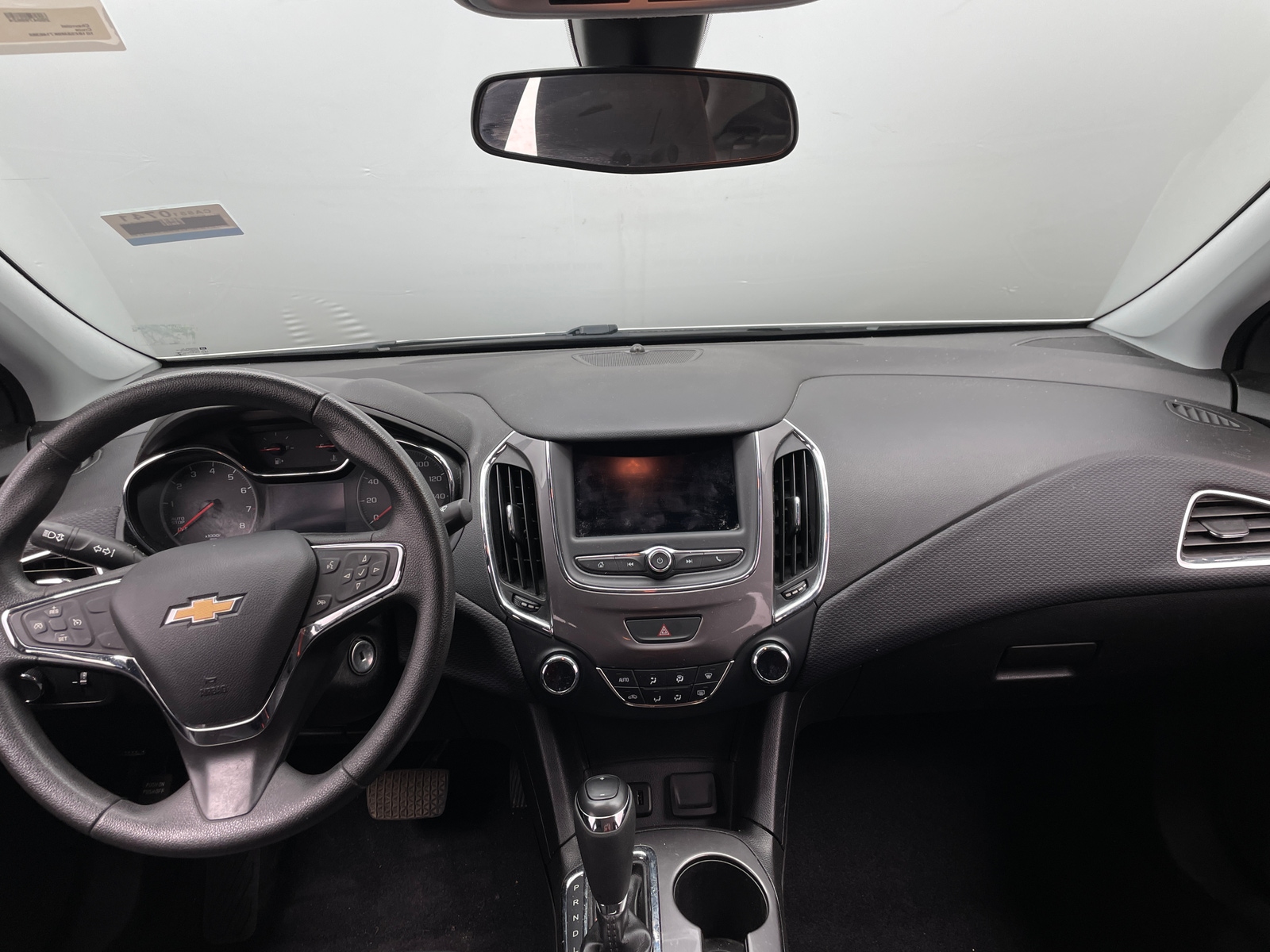 Thumbnail: 2019 Chevrolet Cruze - 3