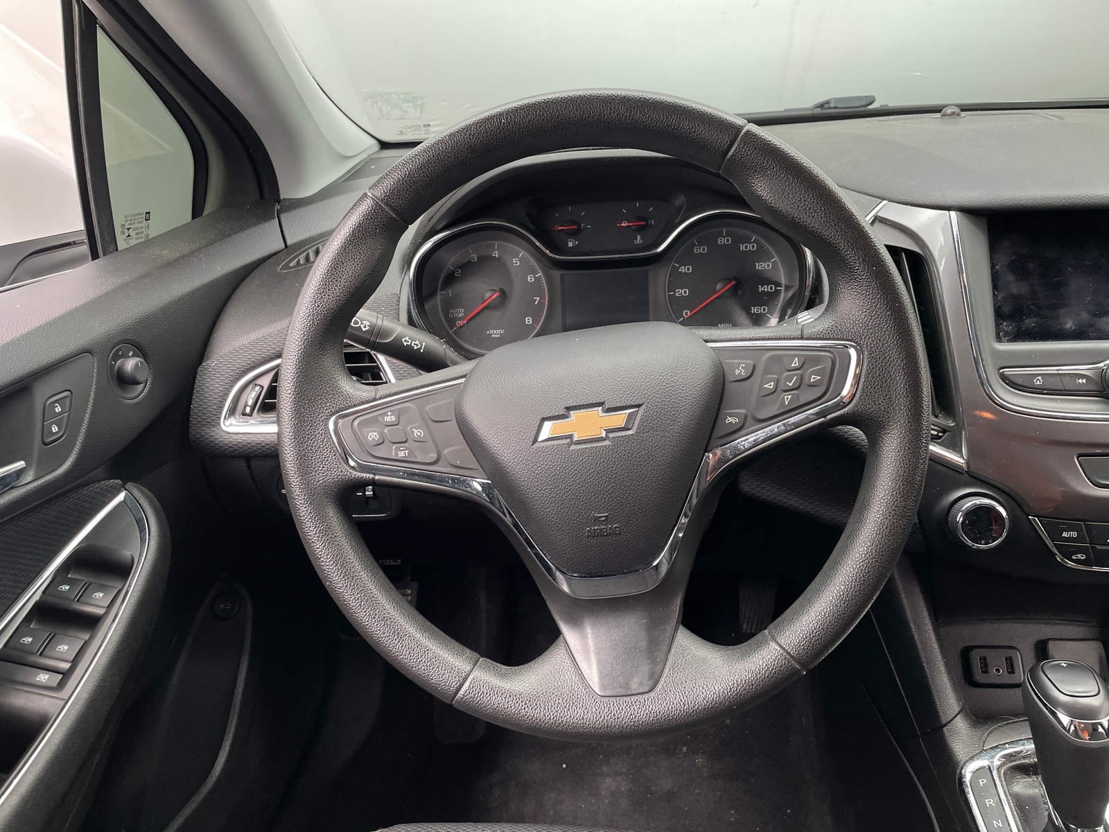 Thumbnail: 2019 Chevrolet Cruze - 5
