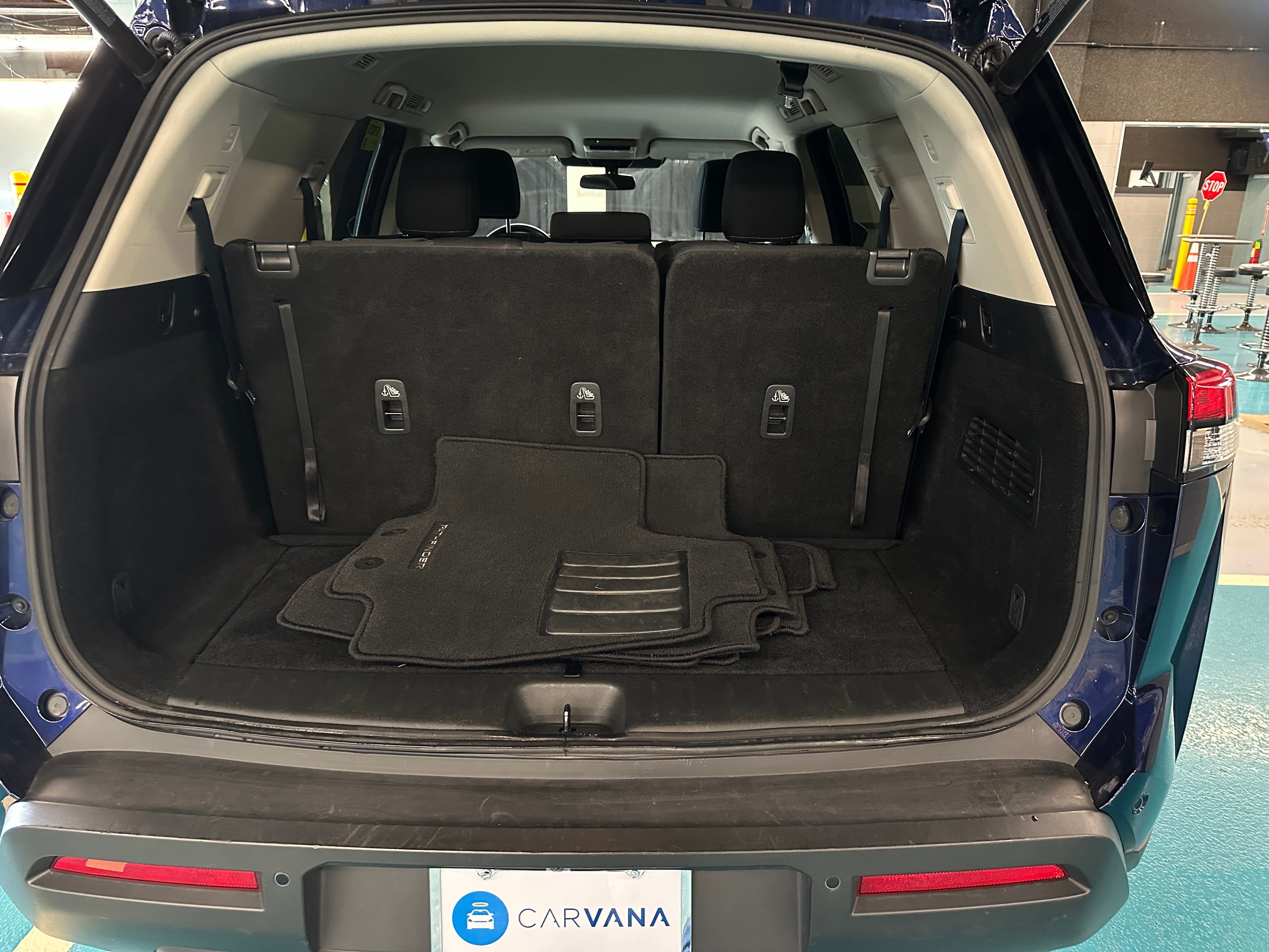2025 Nissan Pathfinder SV - Photo 4
