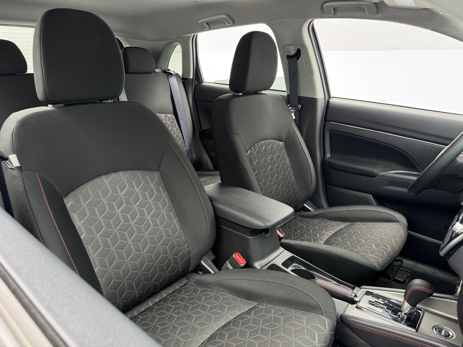 Thumbnail: 2025 Mitsubishi Outlander Sport - 2