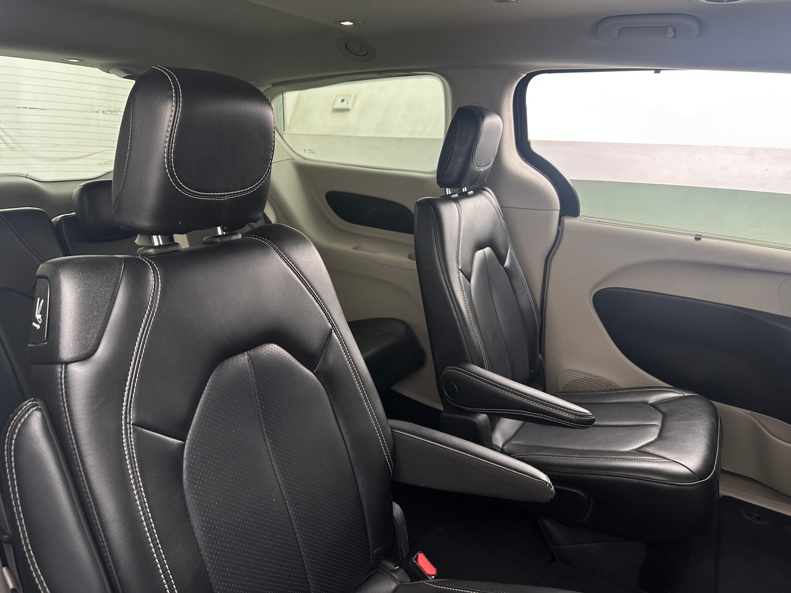 Thumbnail: 2023 Chrysler Pacifica - 5