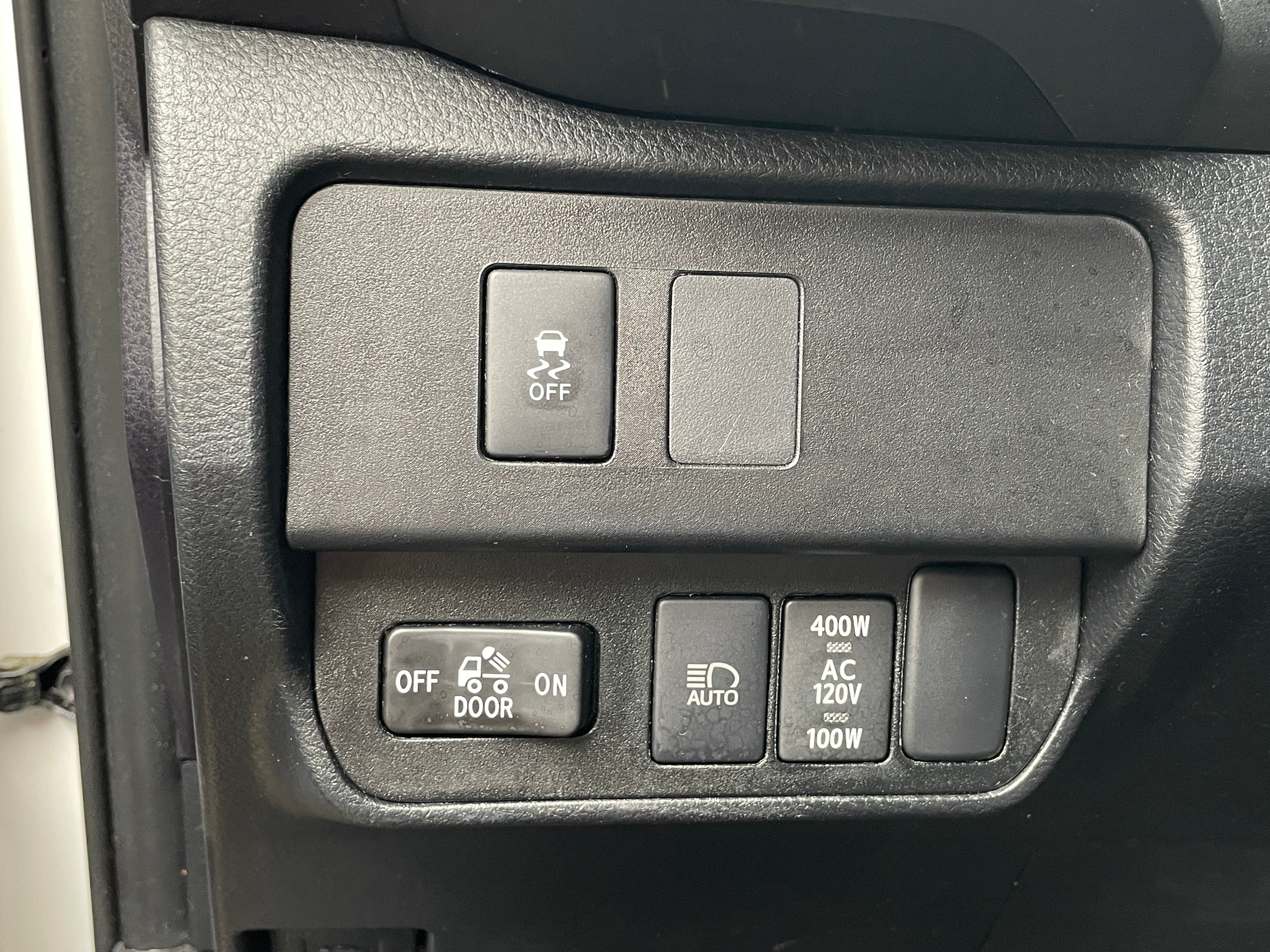 2020 Toyota Tacoma TRD Sport - Photo 9