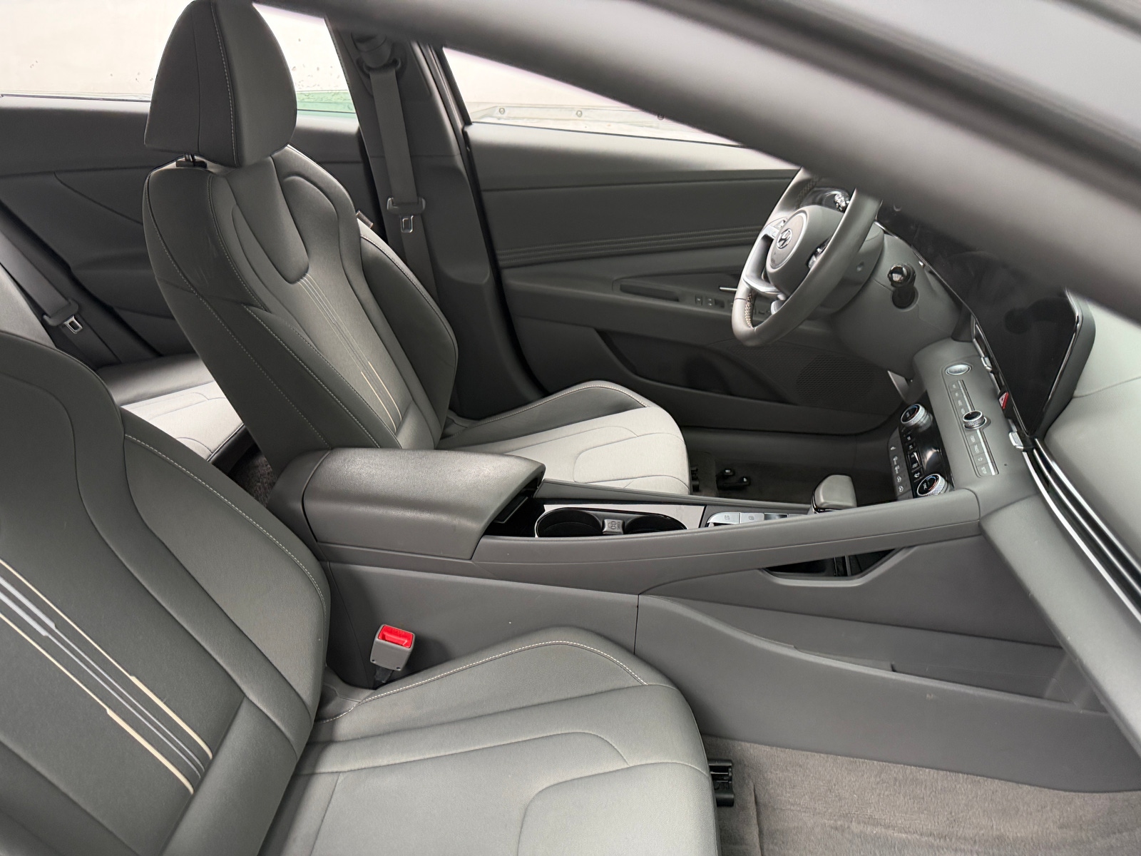 Thumbnail: 2023 Hyundai Elantra - 2