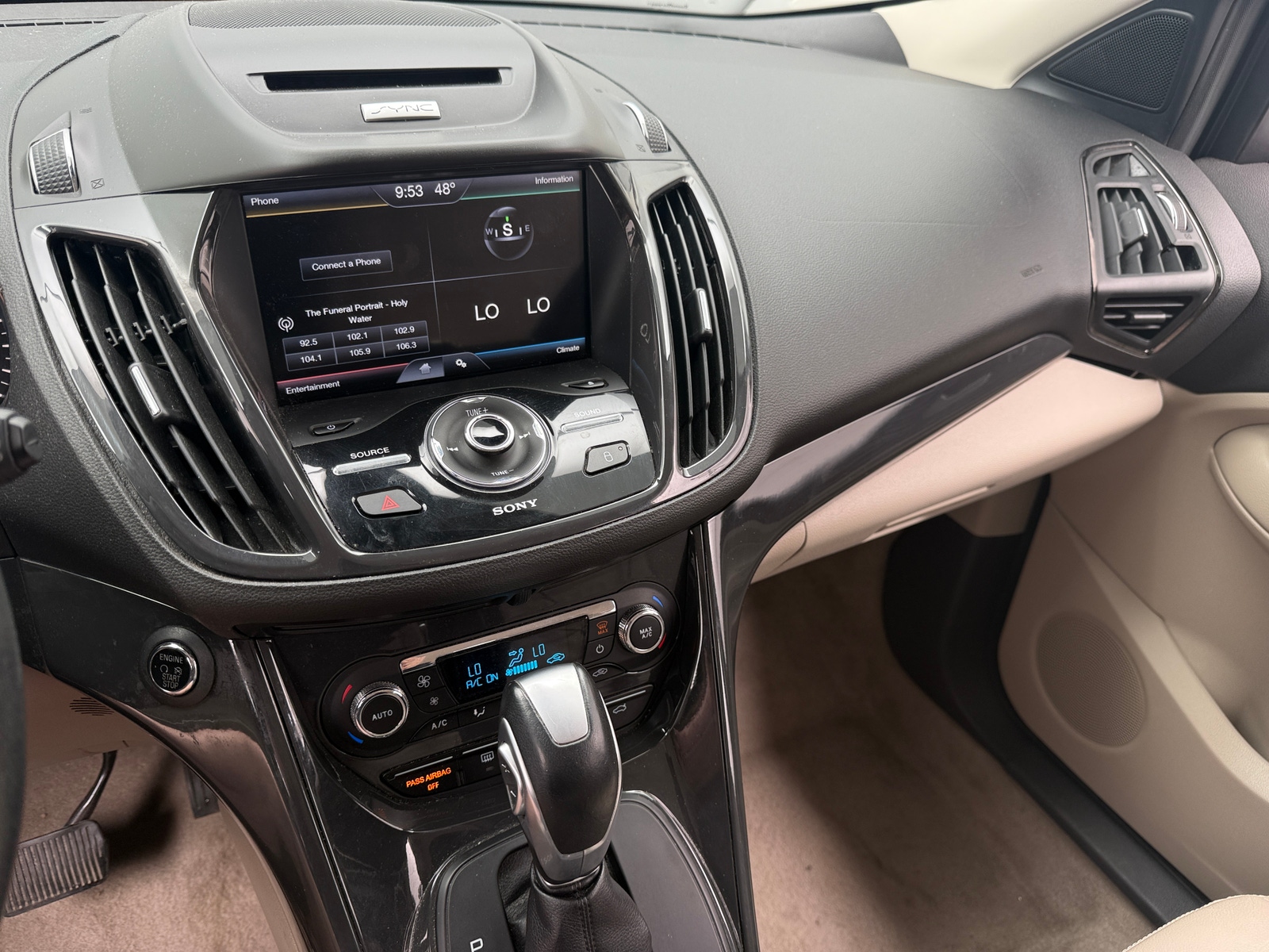 Thumbnail: 2015 Ford Escape - 3