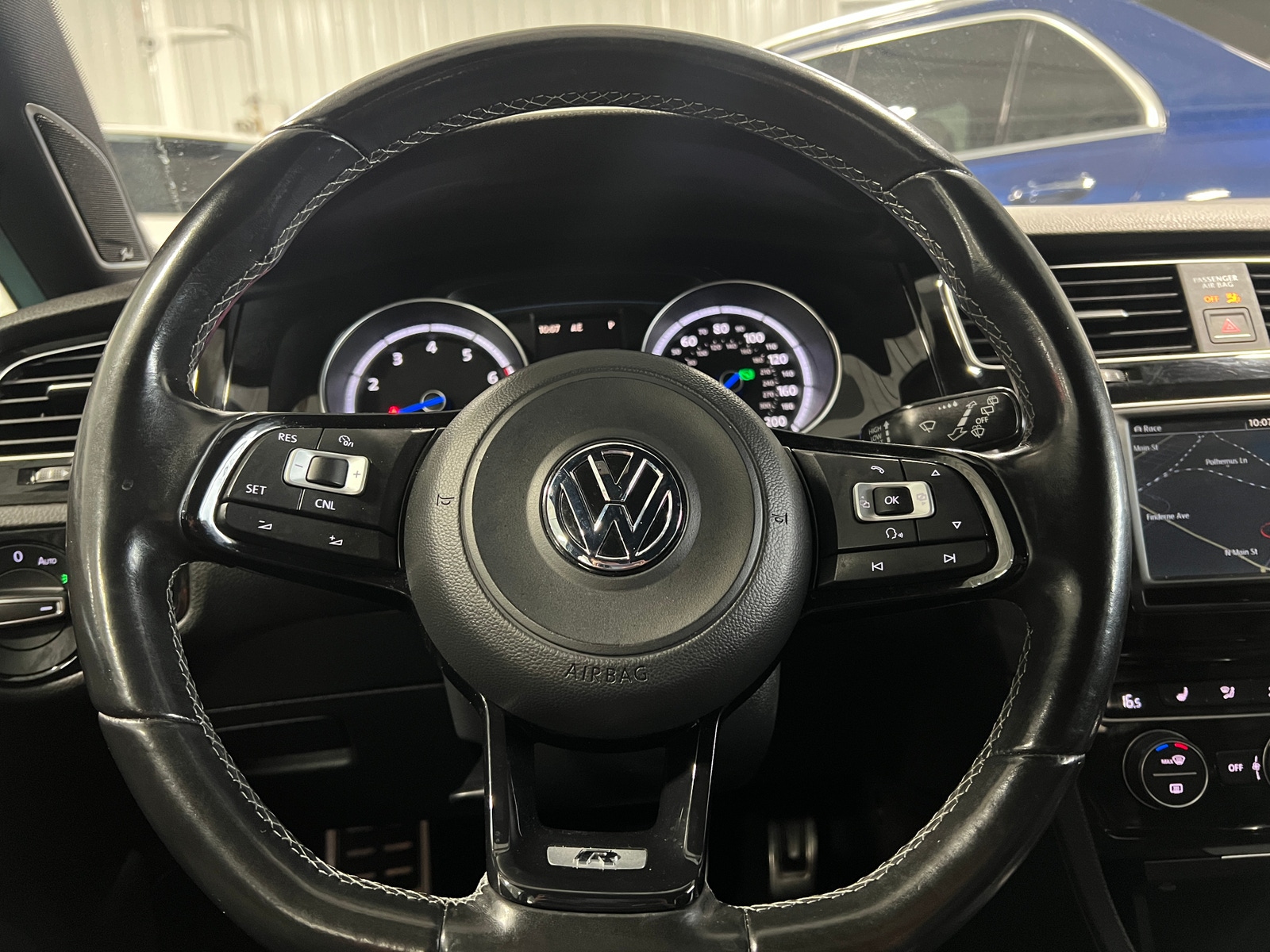 Thumbnail: 2016 Volkswagen Golf - 4