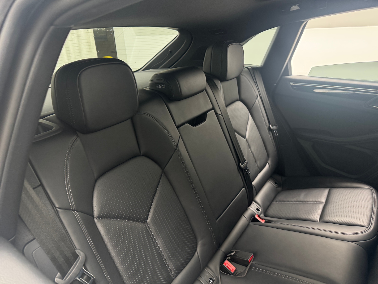 Thumbnail: 2024 Porsche Macan - 5