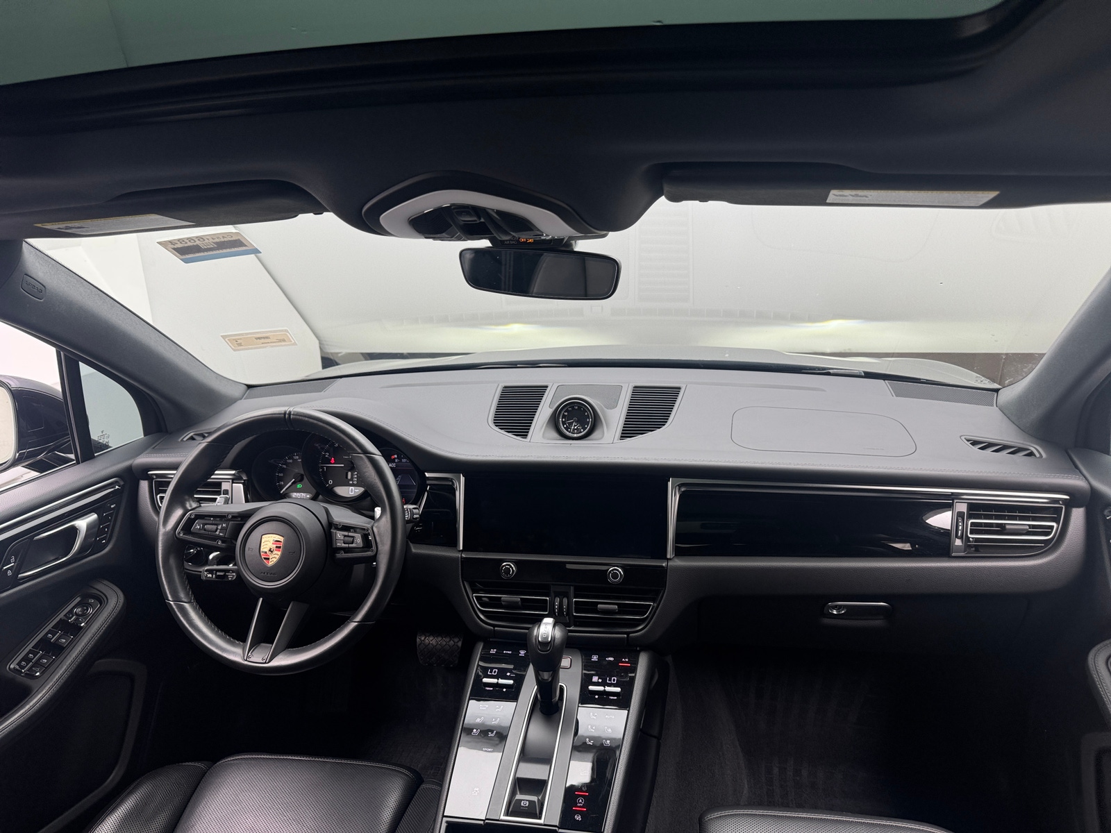 Thumbnail: 2024 Porsche Macan - 2