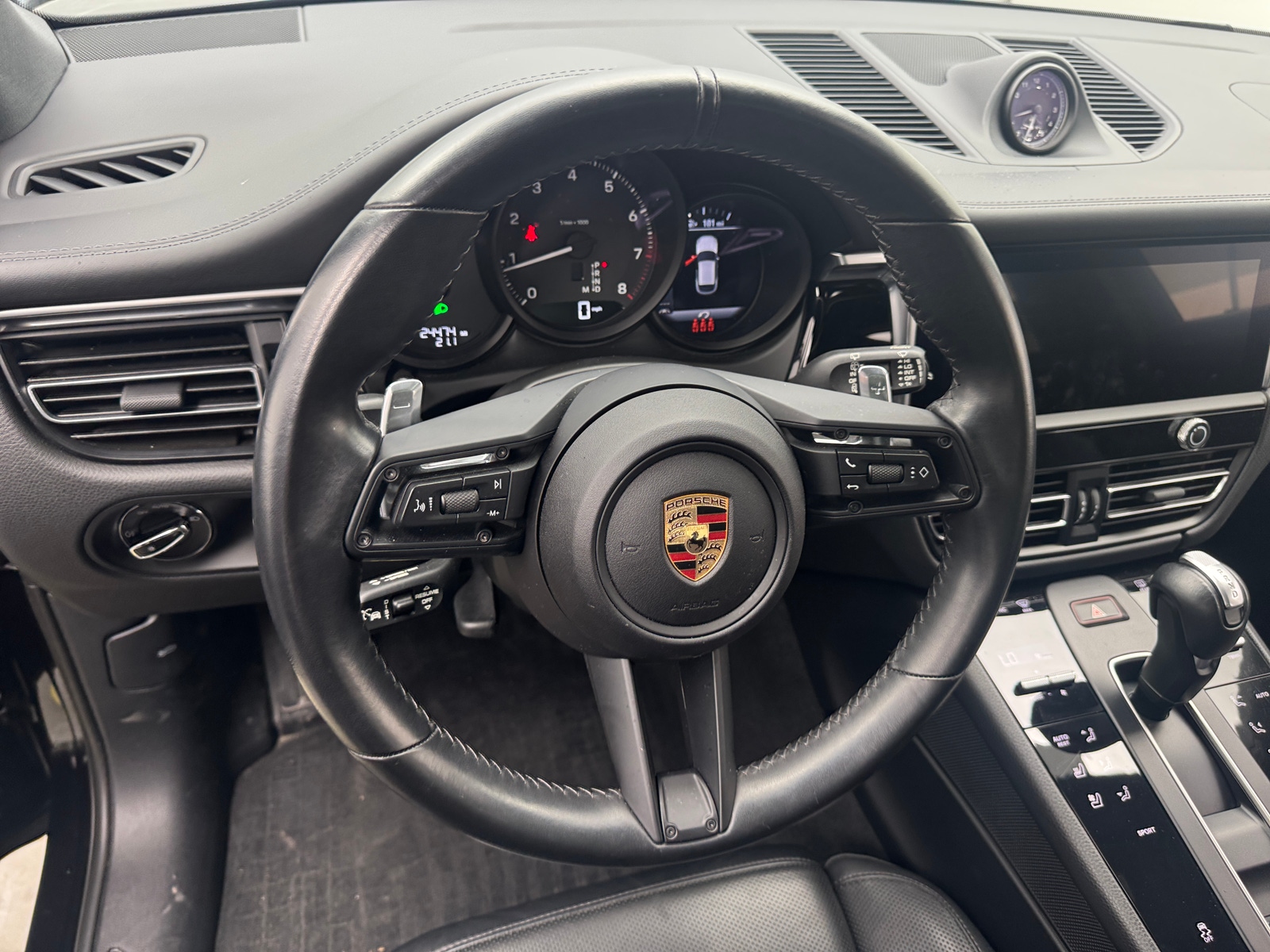Thumbnail: 2024 Porsche Macan - 4