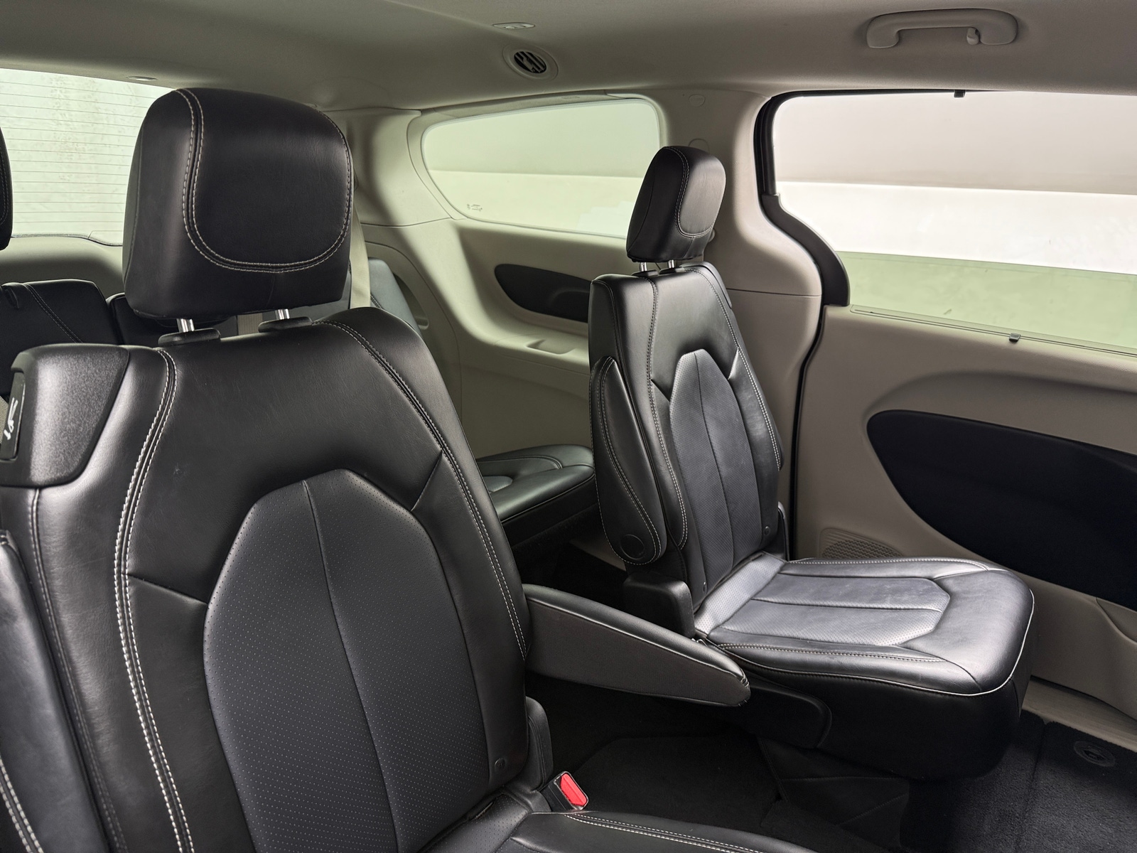 Thumbnail: 2023 Chrysler Pacifica - 5
