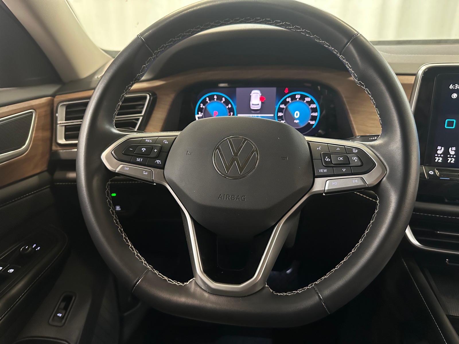 Thumbnail: 2024 Volkswagen Atlas - 4