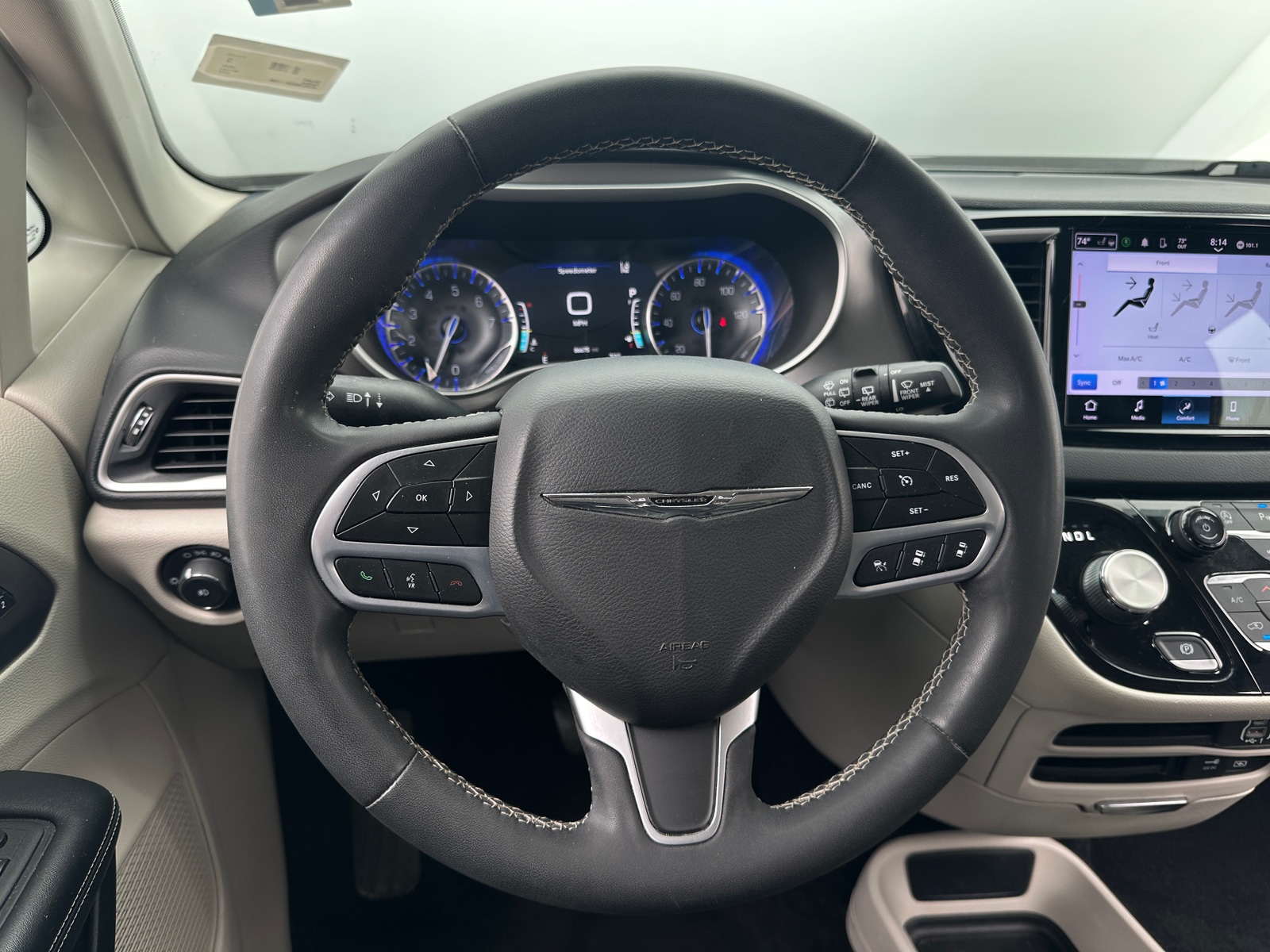 Thumbnail: 2022 Chrysler Pacifica - 4