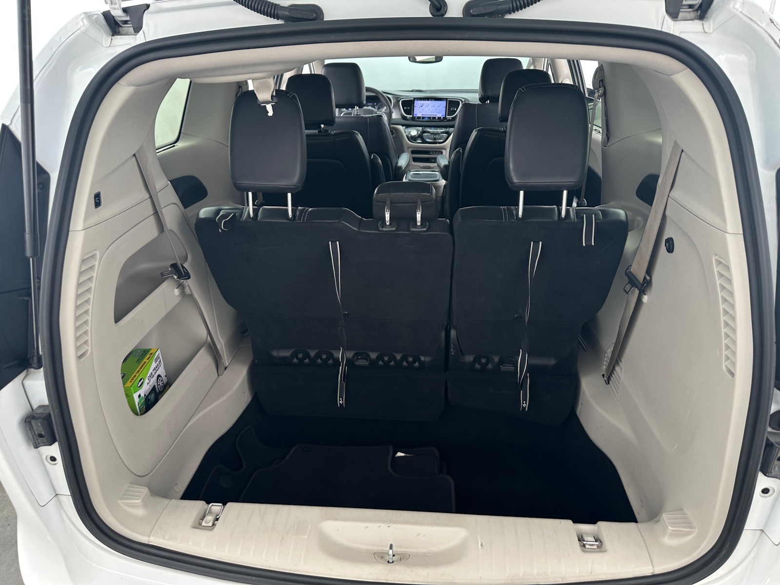 Thumbnail: 2022 Chrysler Pacifica - 6