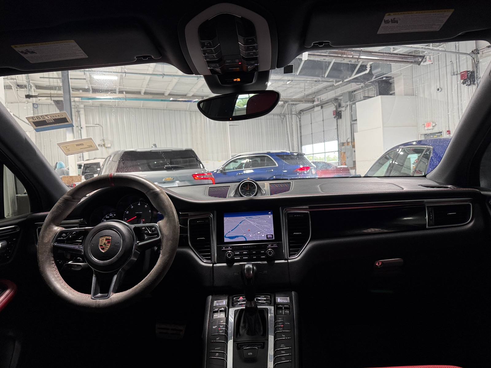 Thumbnail: 2017 Porsche Macan - 2