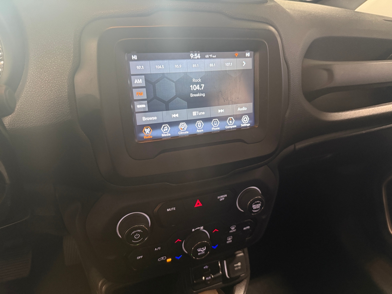 Thumbnail: 2020 Jeep Renegade - 4