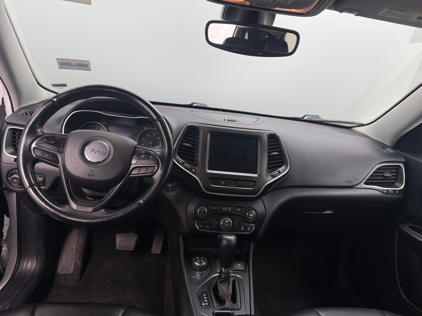 Thumbnail: 2020 Jeep Cherokee - 3