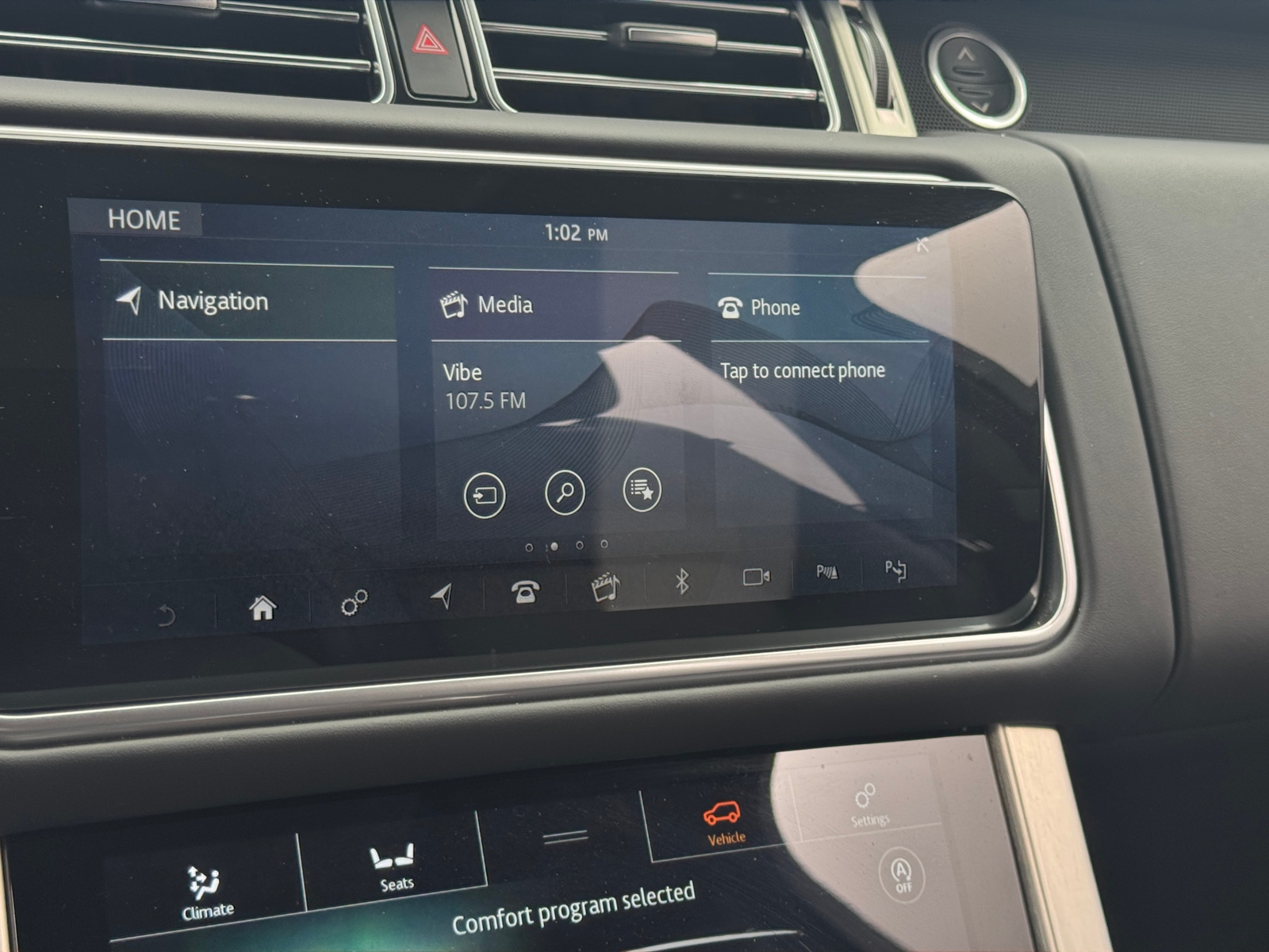 Thumbnail: 2020 Land Rover Range Rover - 3