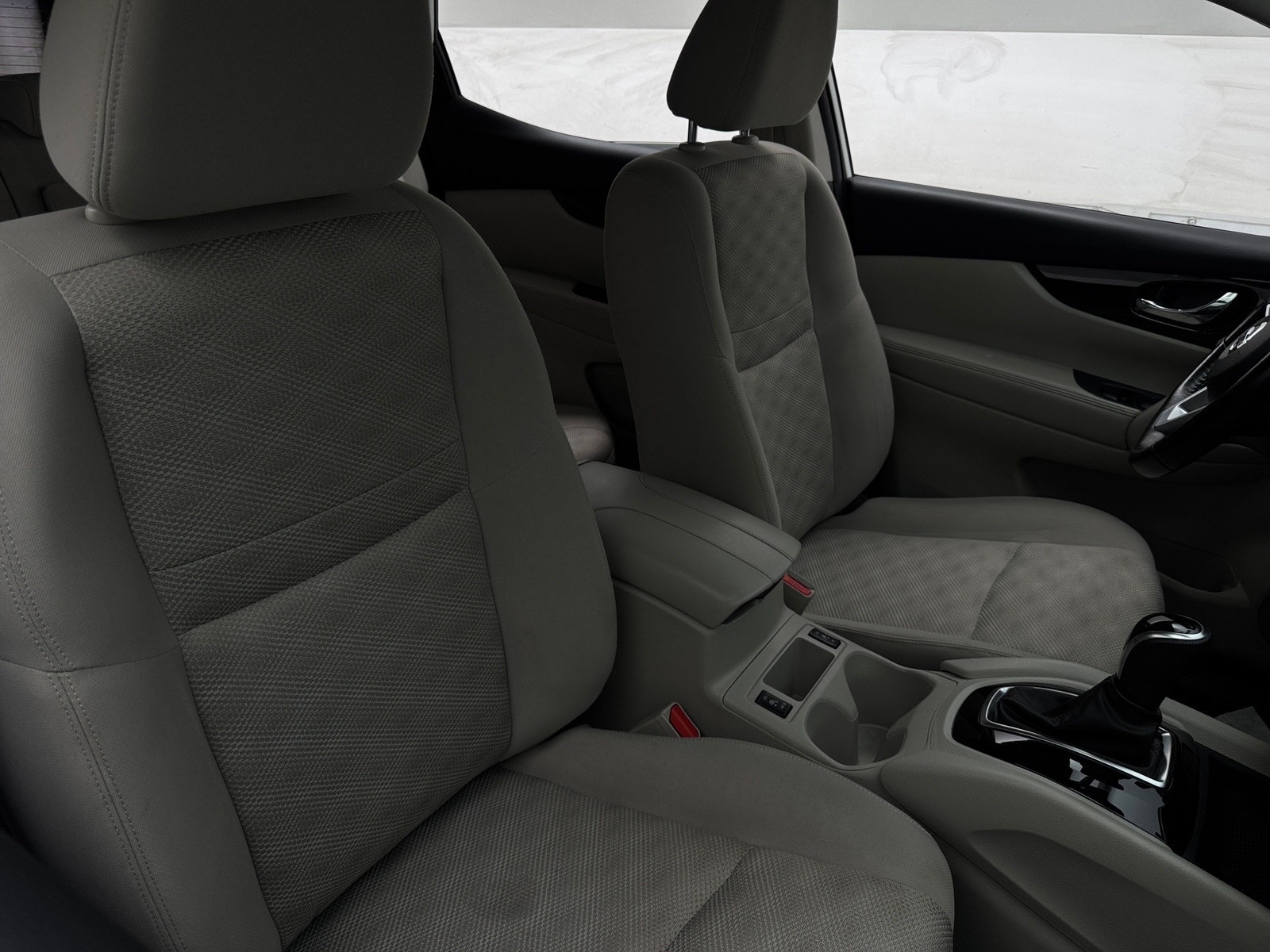 Thumbnail: 2021 Nissan Rogue Sport - 2
