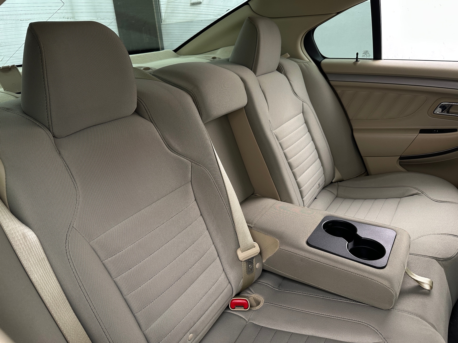 Thumbnail: 2016 Ford Taurus - 6