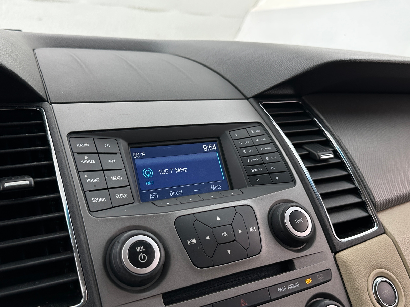 Thumbnail: 2016 Ford Taurus - 4