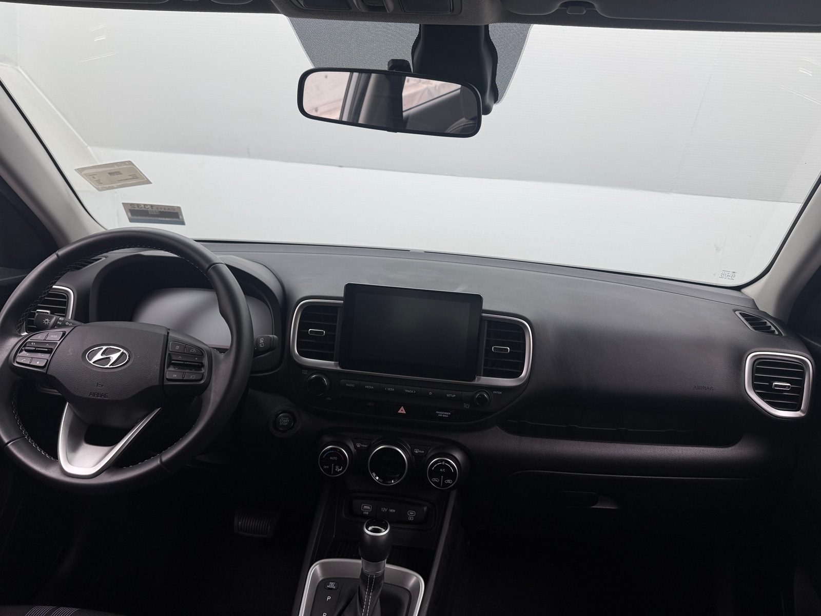 Thumbnail: 2024 Hyundai Venue - 3