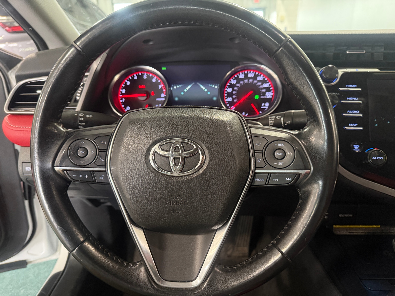 Thumbnail: 2019 Toyota Camry - 4
