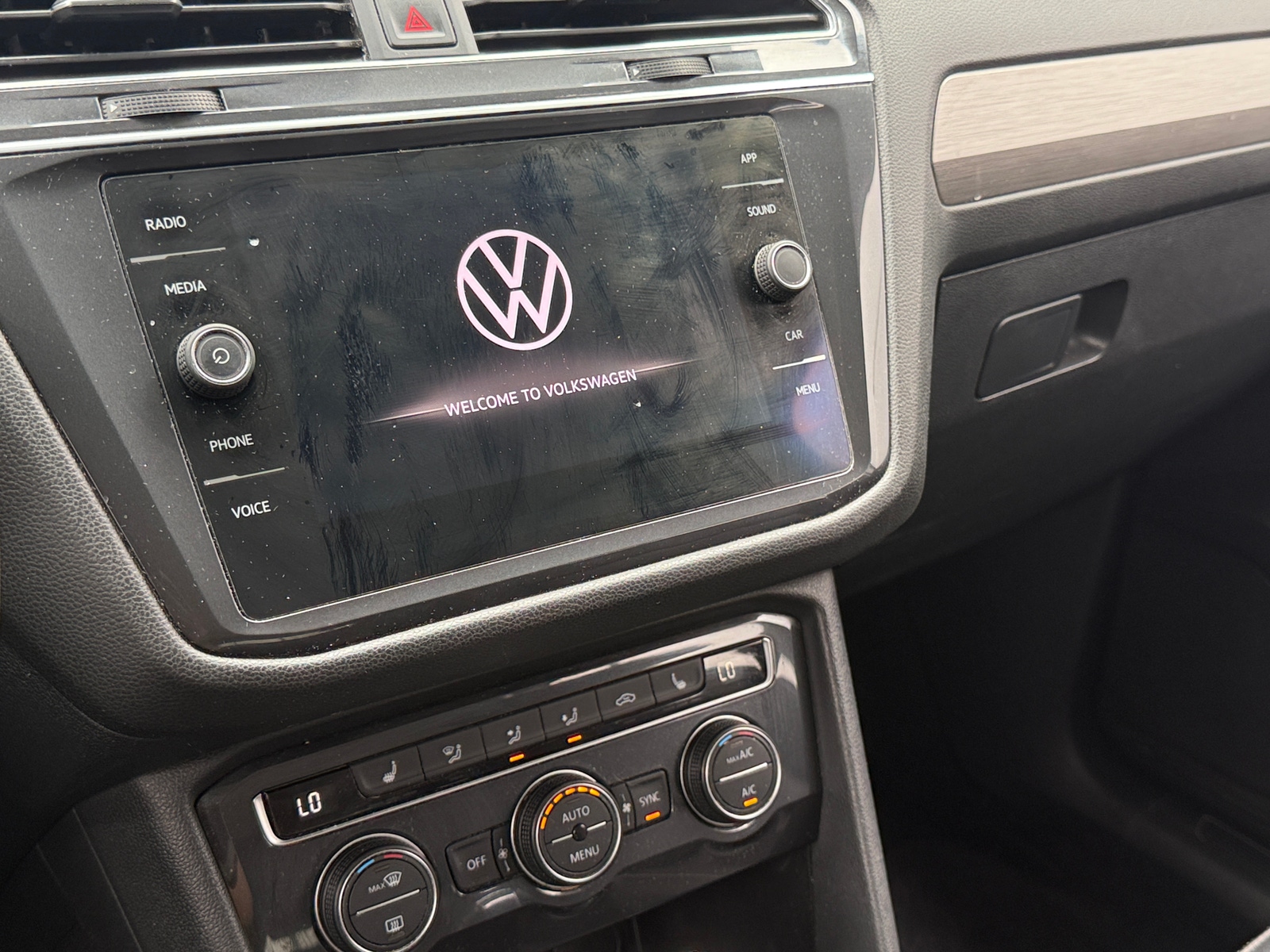 Thumbnail: 2021 Volkswagen Tiguan - 3