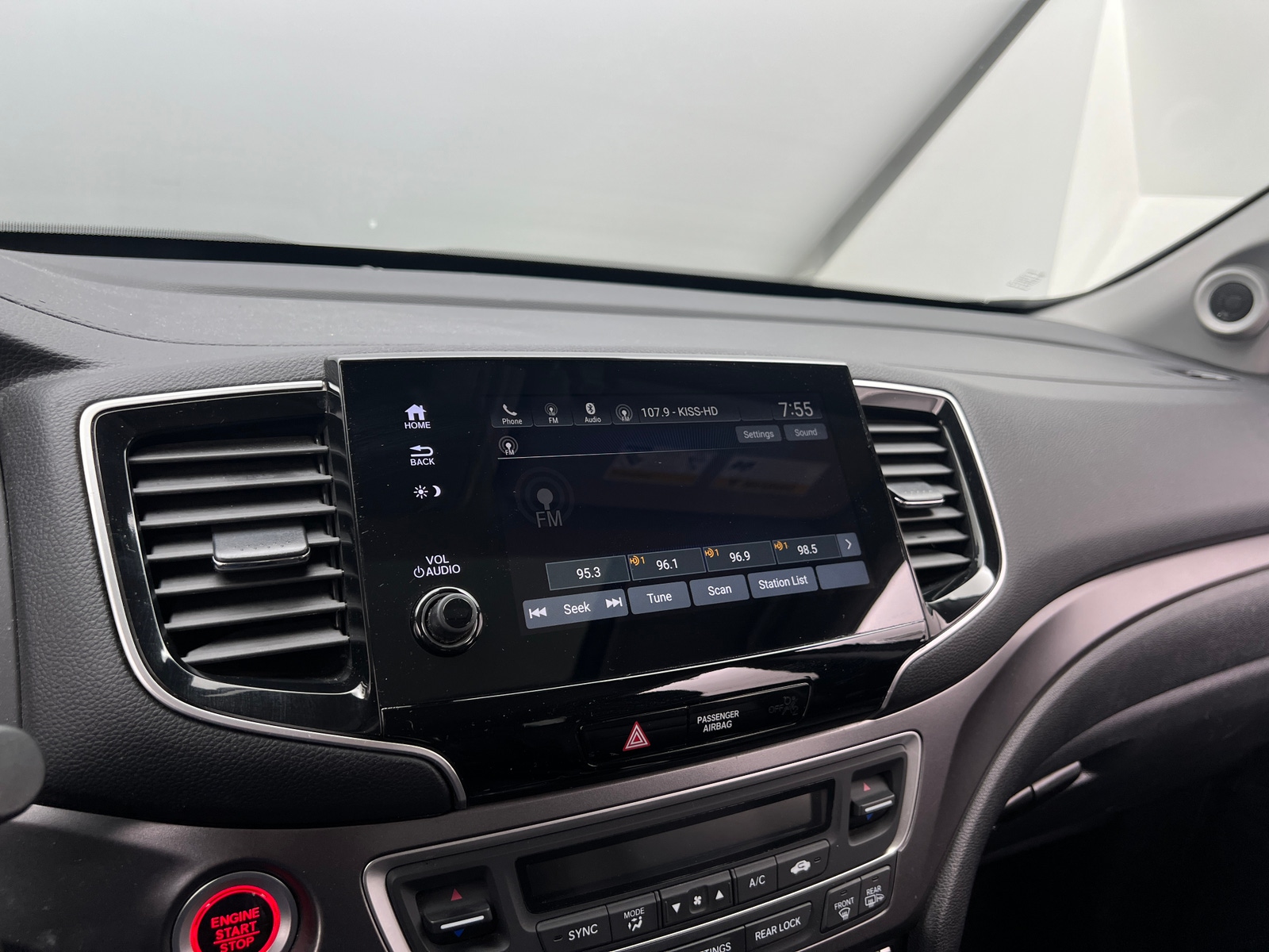 Thumbnail: 2019 Honda Pilot - 3