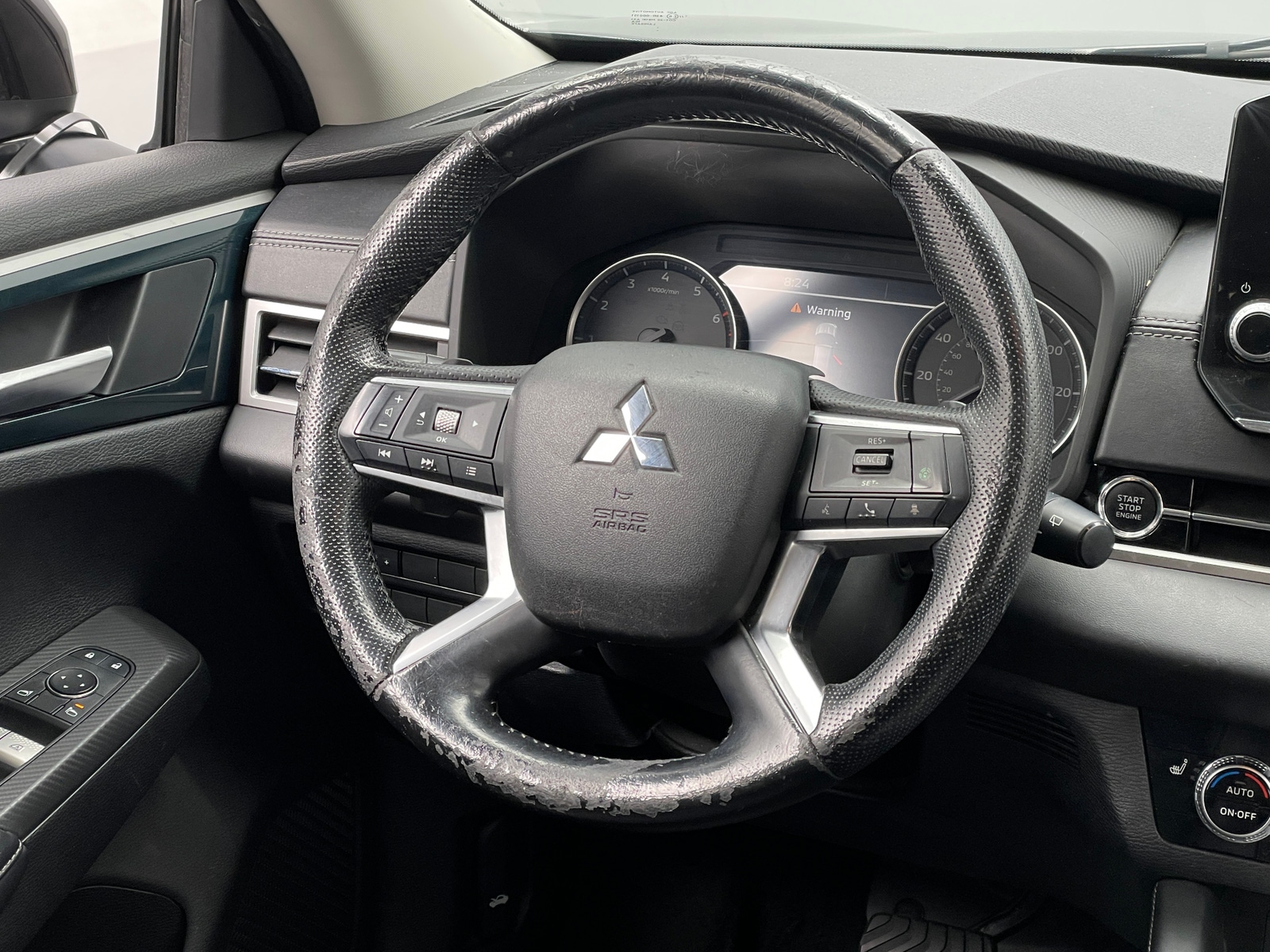Thumbnail: 2022 Mitsubishi Outlander - 4