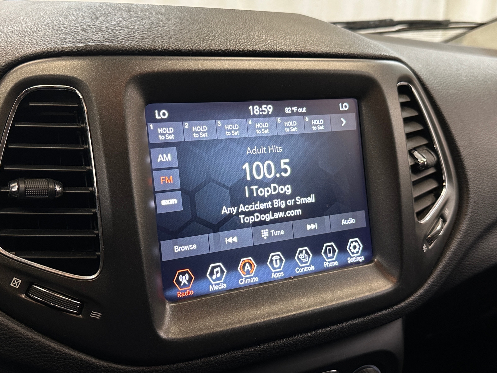 Thumbnail: 2019 Jeep Compass - 3