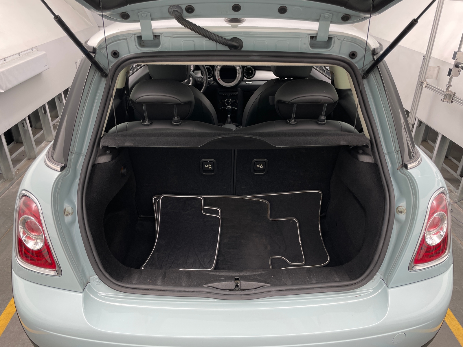 Thumbnail: 2012 MINI Cooper Hardtop - 6