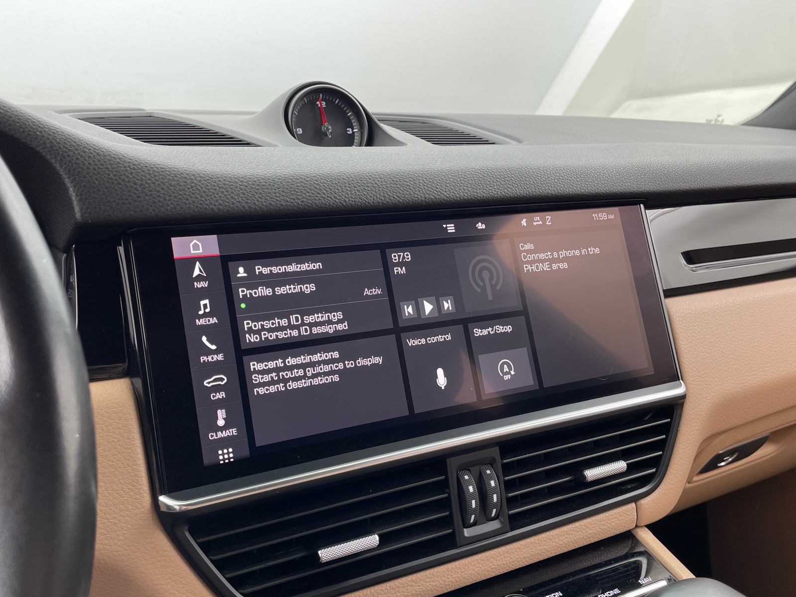 Thumbnail: 2021 Porsche Cayenne - 3