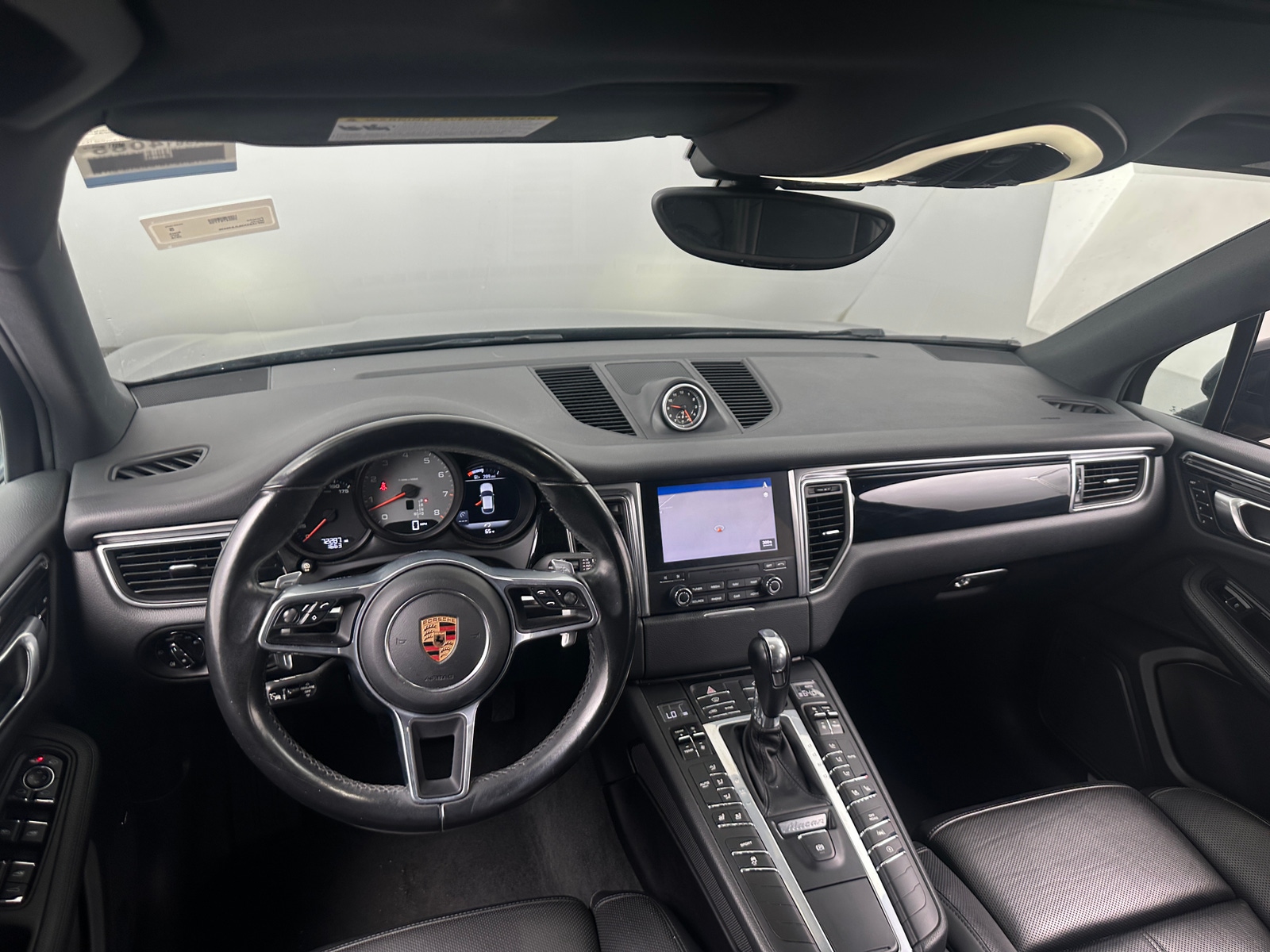 Thumbnail: 2018 Porsche Macan - 2