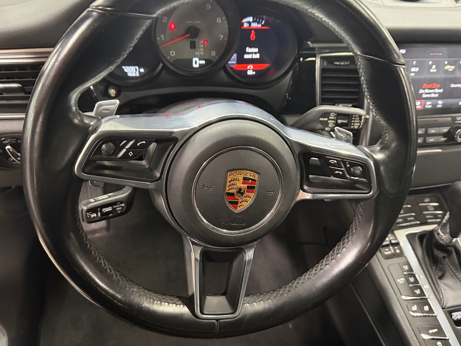 Thumbnail: 2018 Porsche Macan - 4