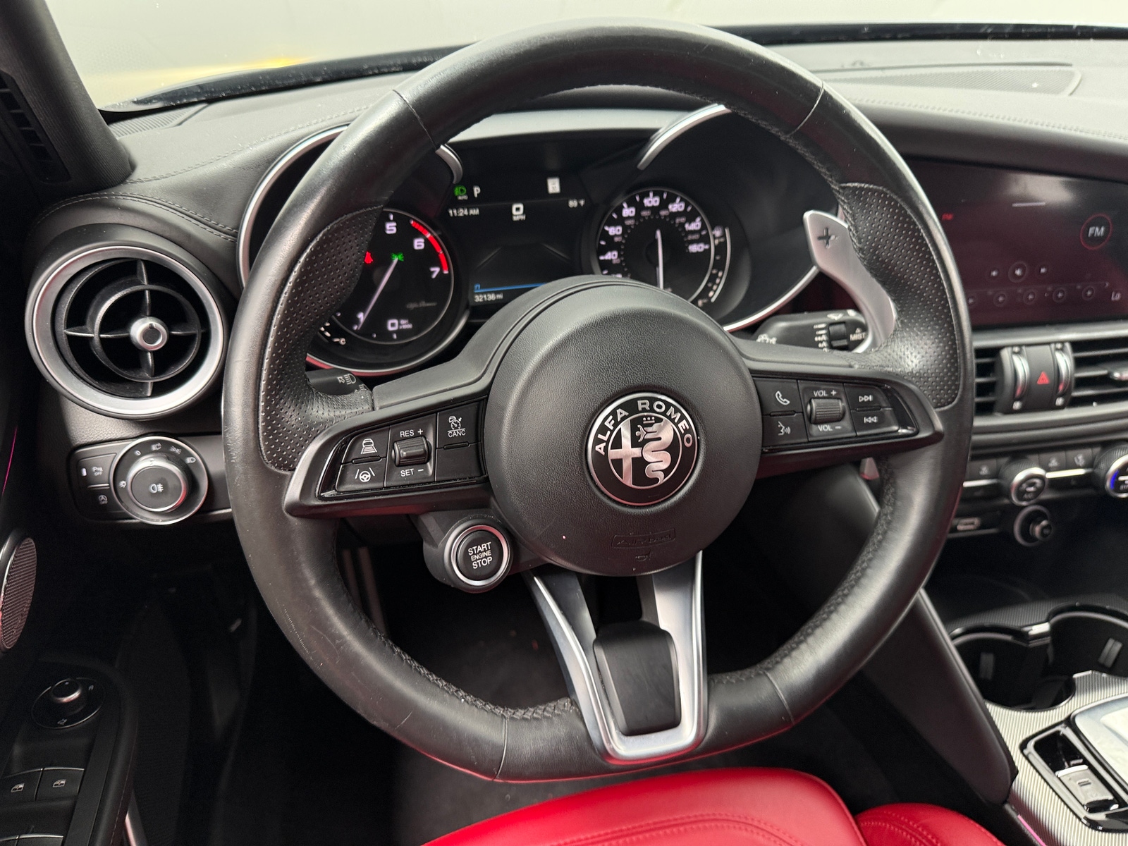Thumbnail: 2022 Alfa Romeo Giulia - 4