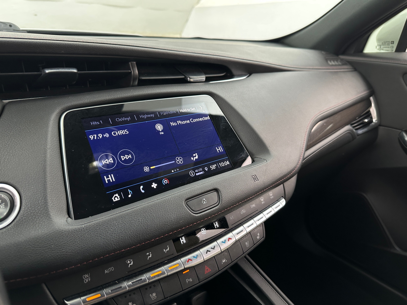 Thumbnail: 2021 Cadillac XT4 - 3