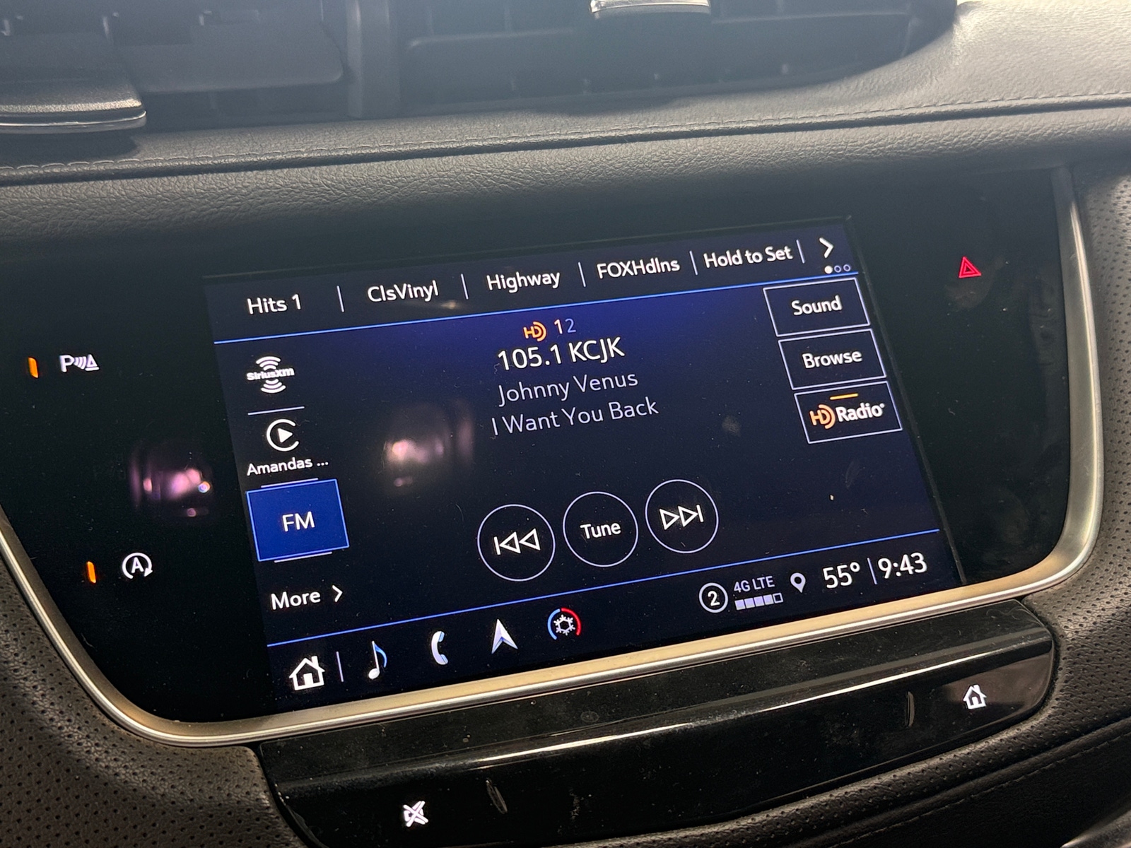 Thumbnail: 2024 Cadillac XT5 - 3