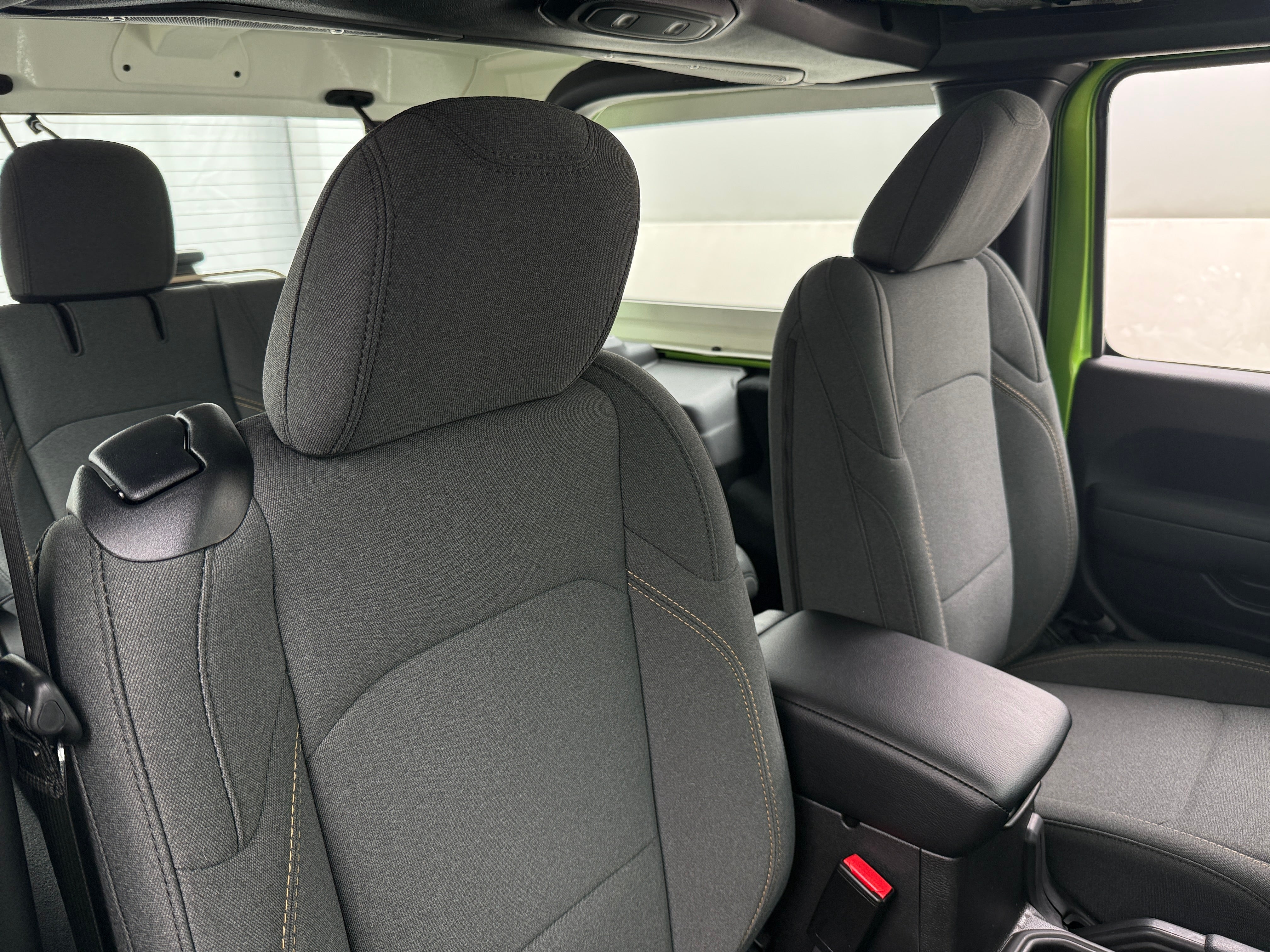 2026 Jeep Wrangler Sport's photo