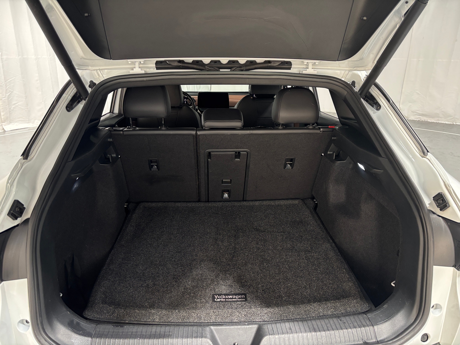 Thumbnail: 2021 Volkswagen ID.4 - 6