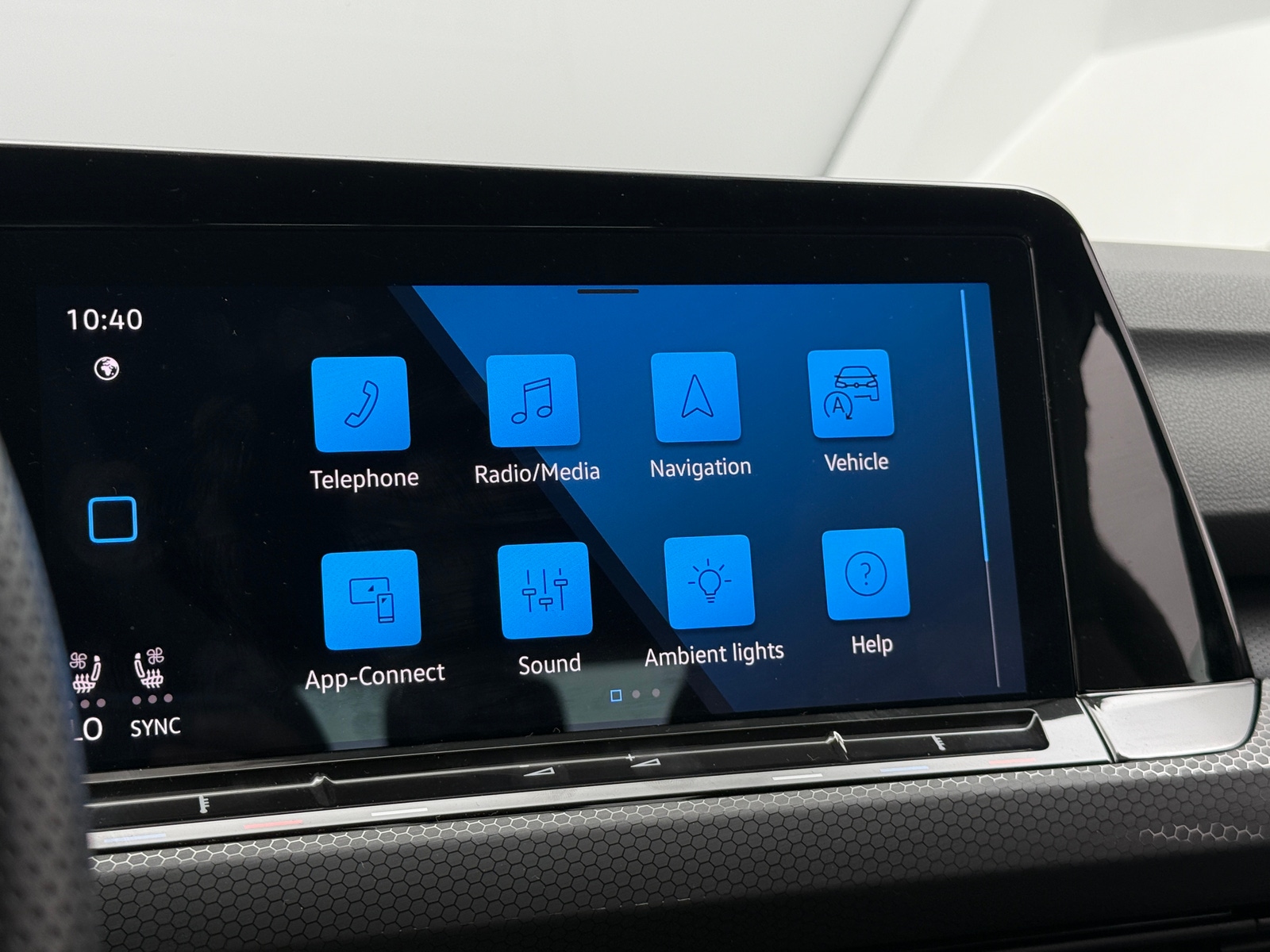 Thumbnail: 2024 Volkswagen Golf - 3