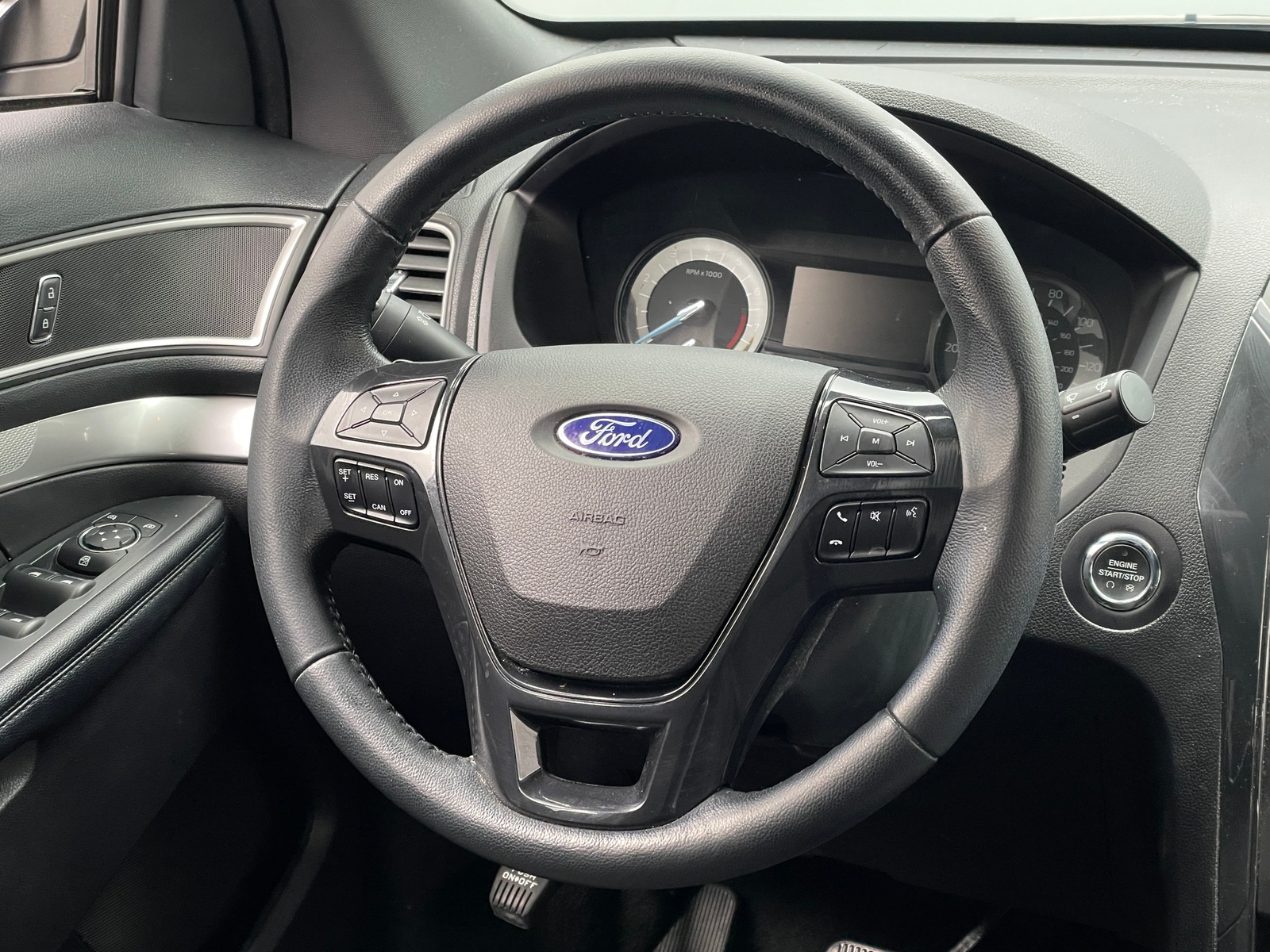 Thumbnail: 2017 Ford Explorer - 5