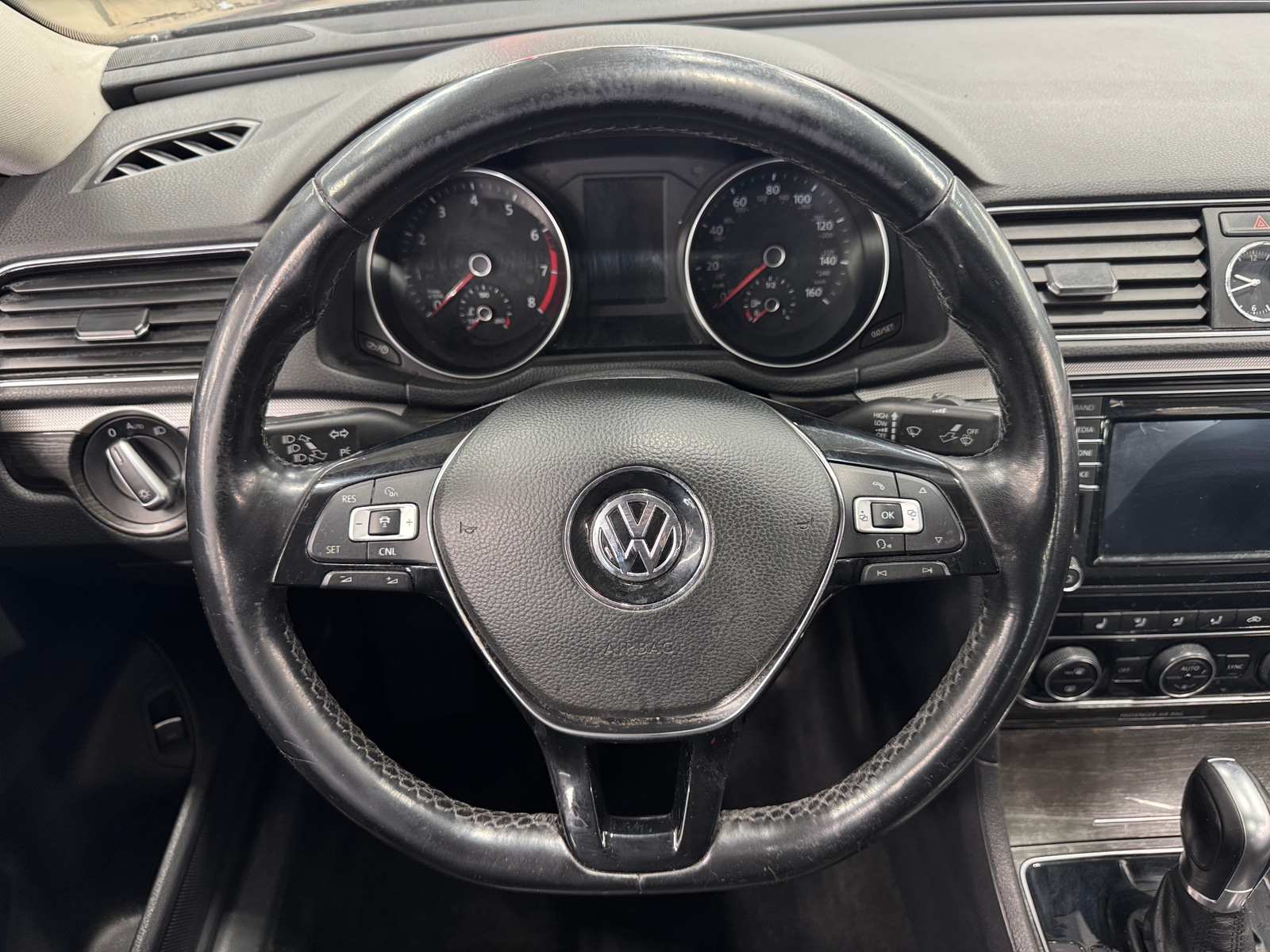 Thumbnail: 2016 Volkswagen Passat - 4