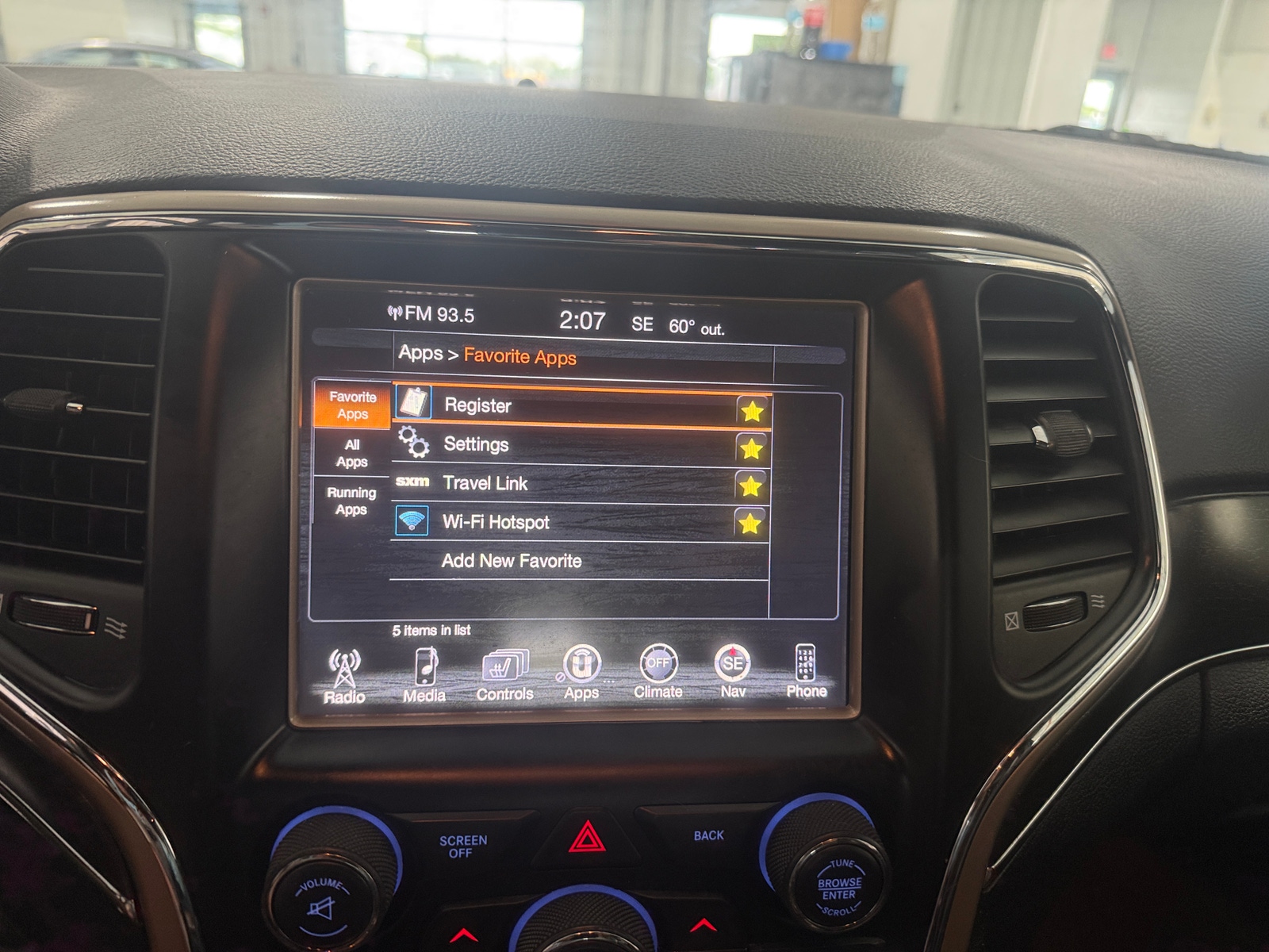 Thumbnail: 2017 Jeep Grand Cherokee - 3