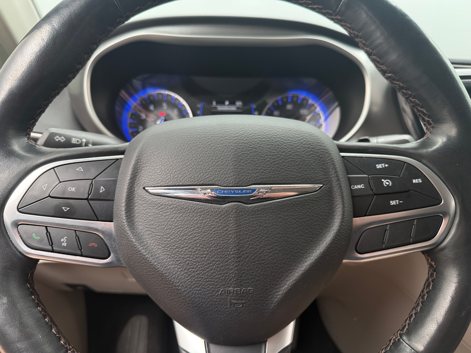 Thumbnail: 2020 Chrysler Pacifica - 4
