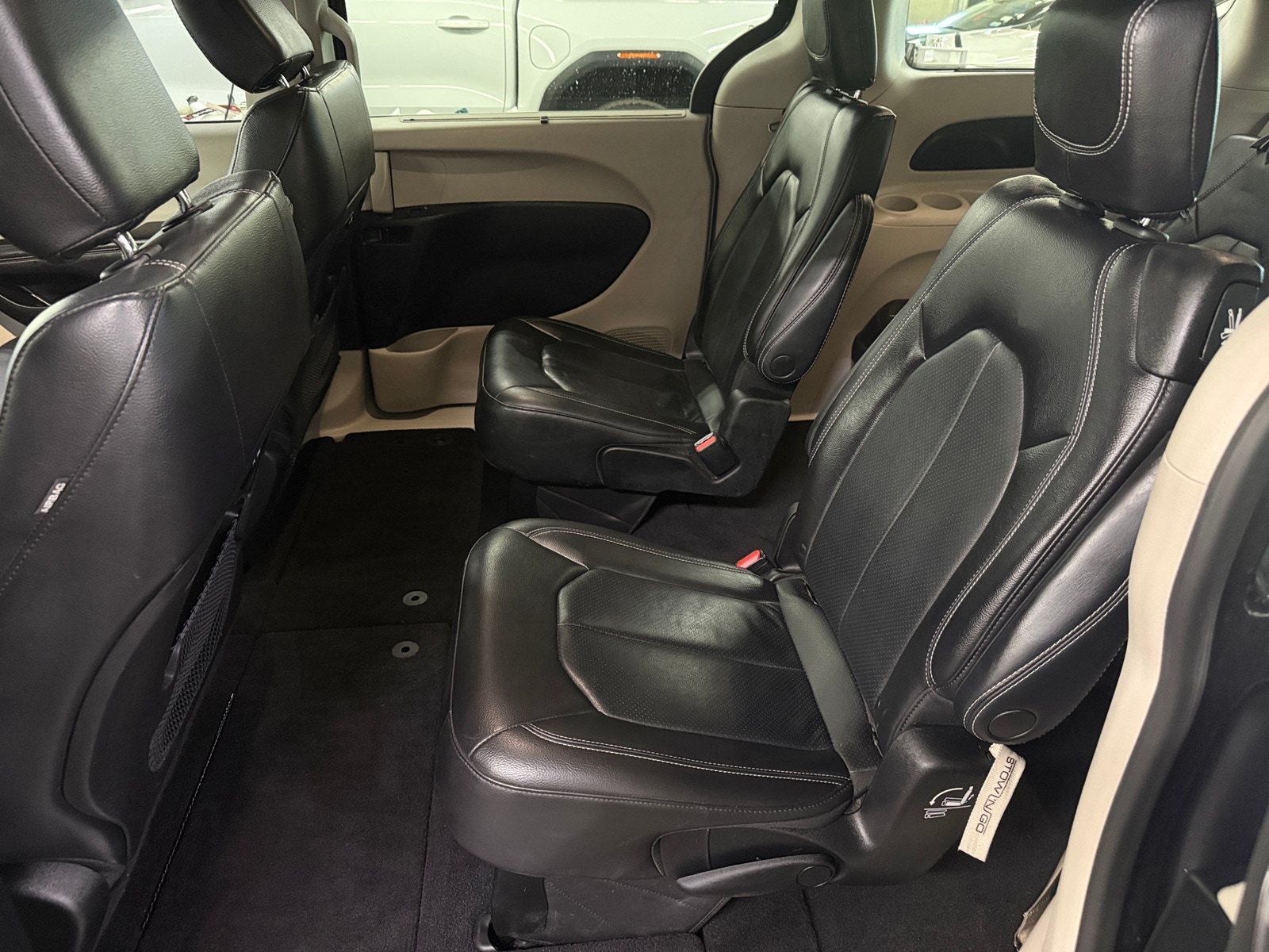 Thumbnail: 2022 Chrysler Pacifica - 5