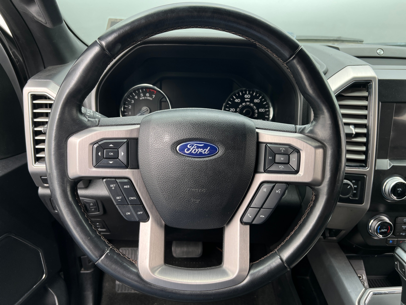 Thumbnail: 2019 Ford Econoline - 5