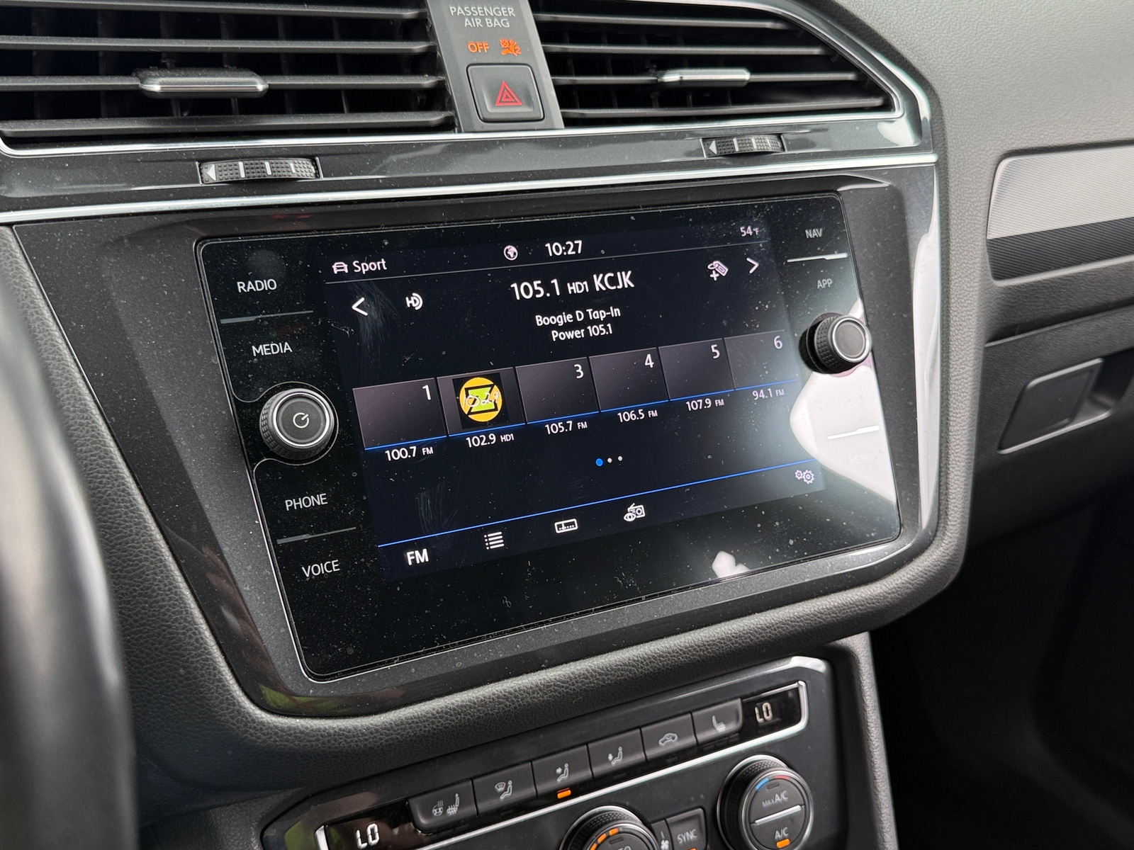 Thumbnail: 2020 Volkswagen Tiguan - 3