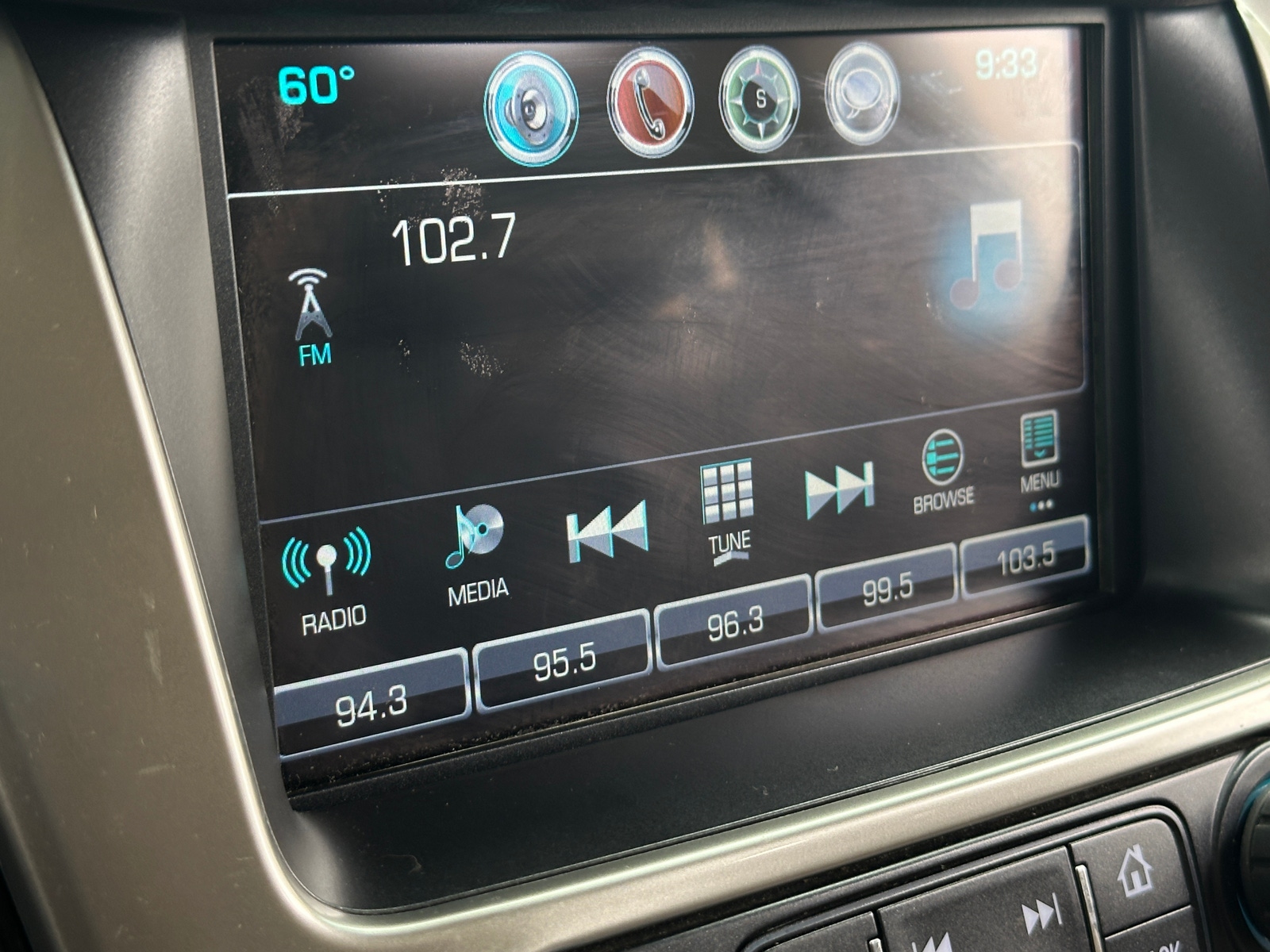 Thumbnail: 2017 Chevrolet Suburban - 3