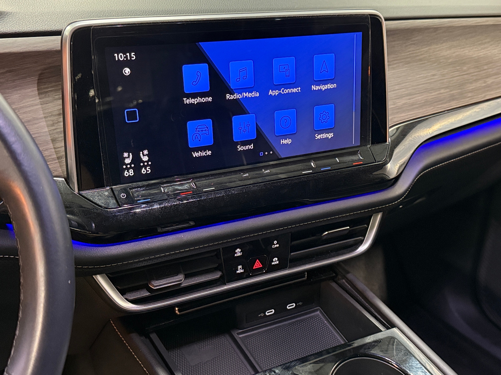 Thumbnail: 2024 Volkswagen Atlas - 3