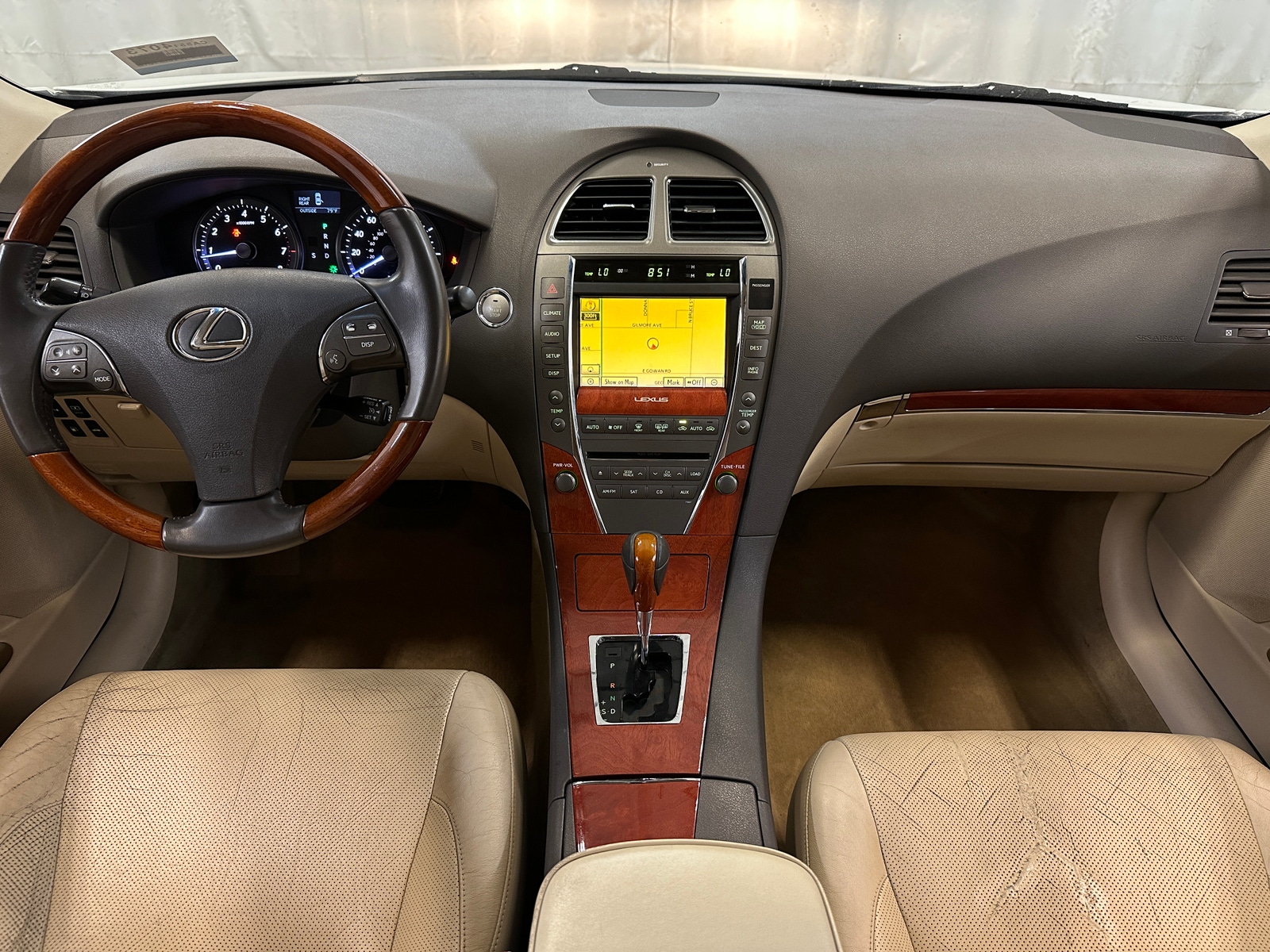 Thumbnail: 2011 Lexus ES - 2